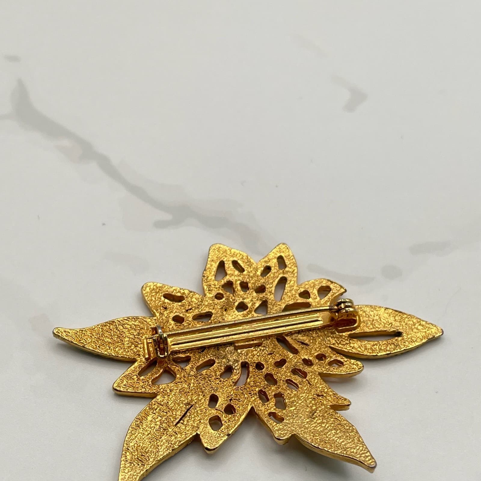 Vintage VTG Gold-Tone Poinsettia Flower Brooch Pin Green Red Enamel Leave - Thumbnail 16