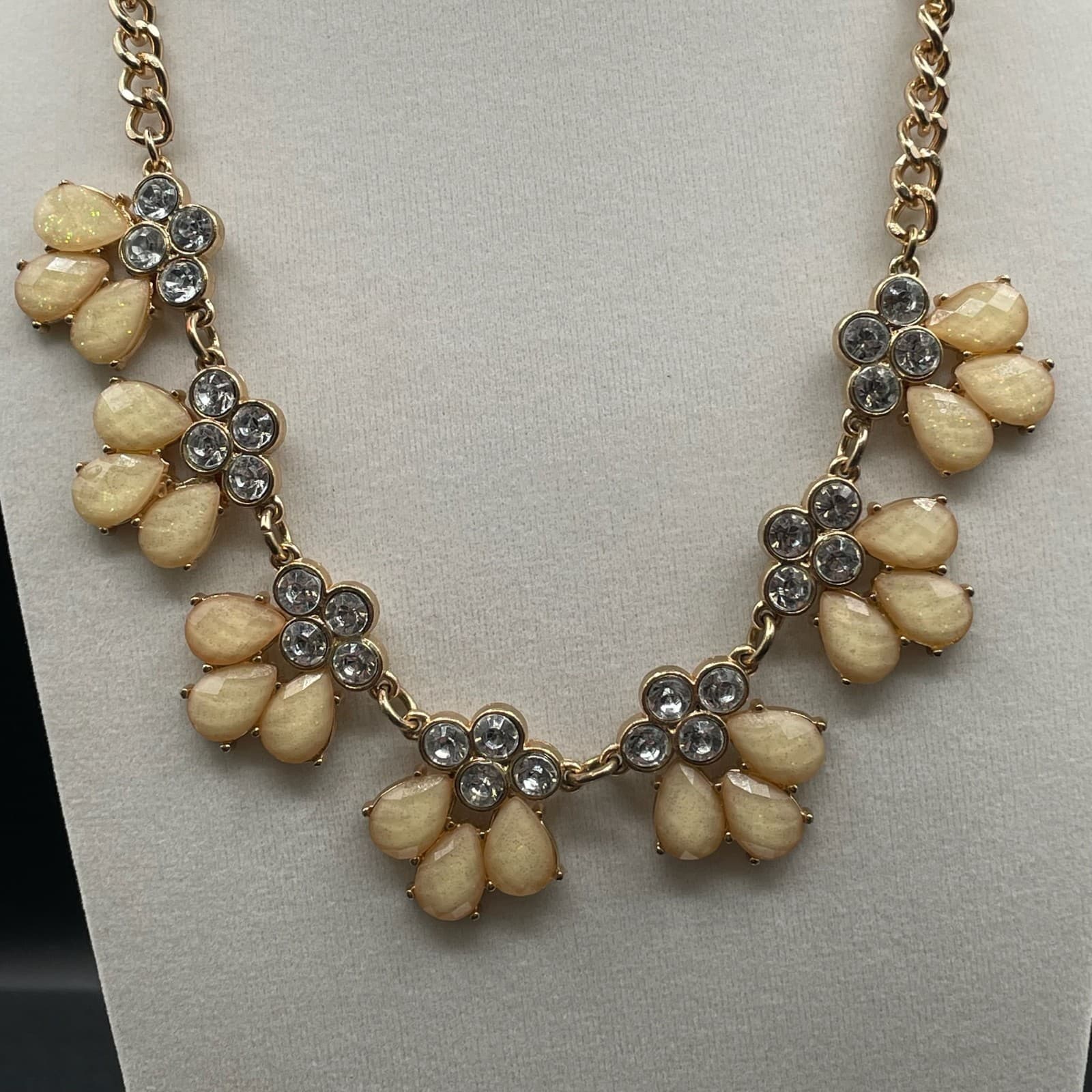 Vintage Faux Opal Rhinestone Gold-Tone Floral Cluster Fashion Bib Necklace - Thumbnail 5