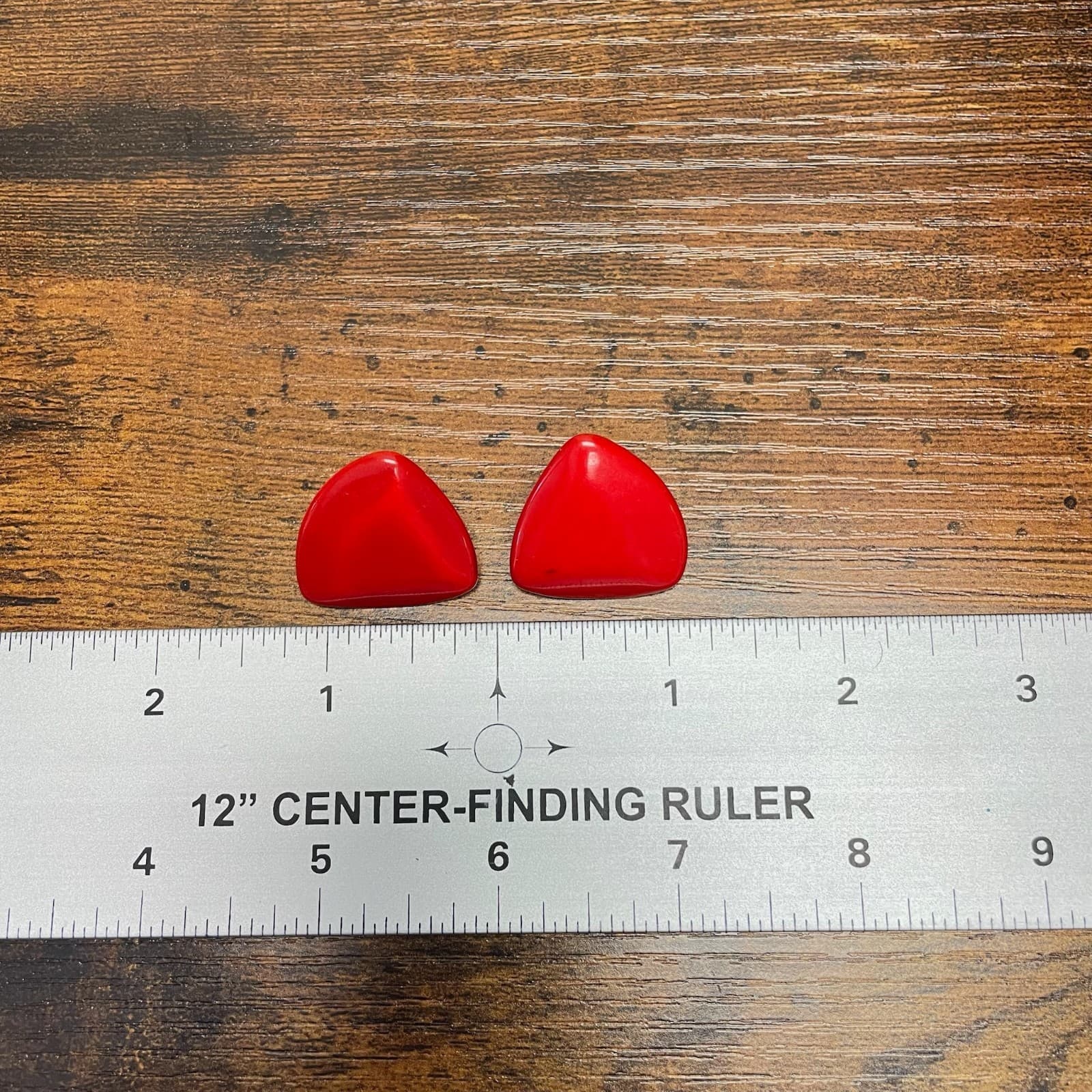 Vintage Bold Red Triangle Geometric Bright Resin Cabochon Post Back Stud - Thumbnail 9