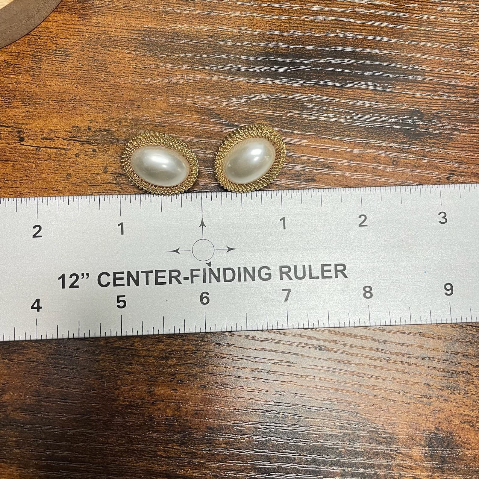 Vintage Faux Pearl Oval Stud Earrings Gold Tone Rope Border Button Style - Thumbnail 10