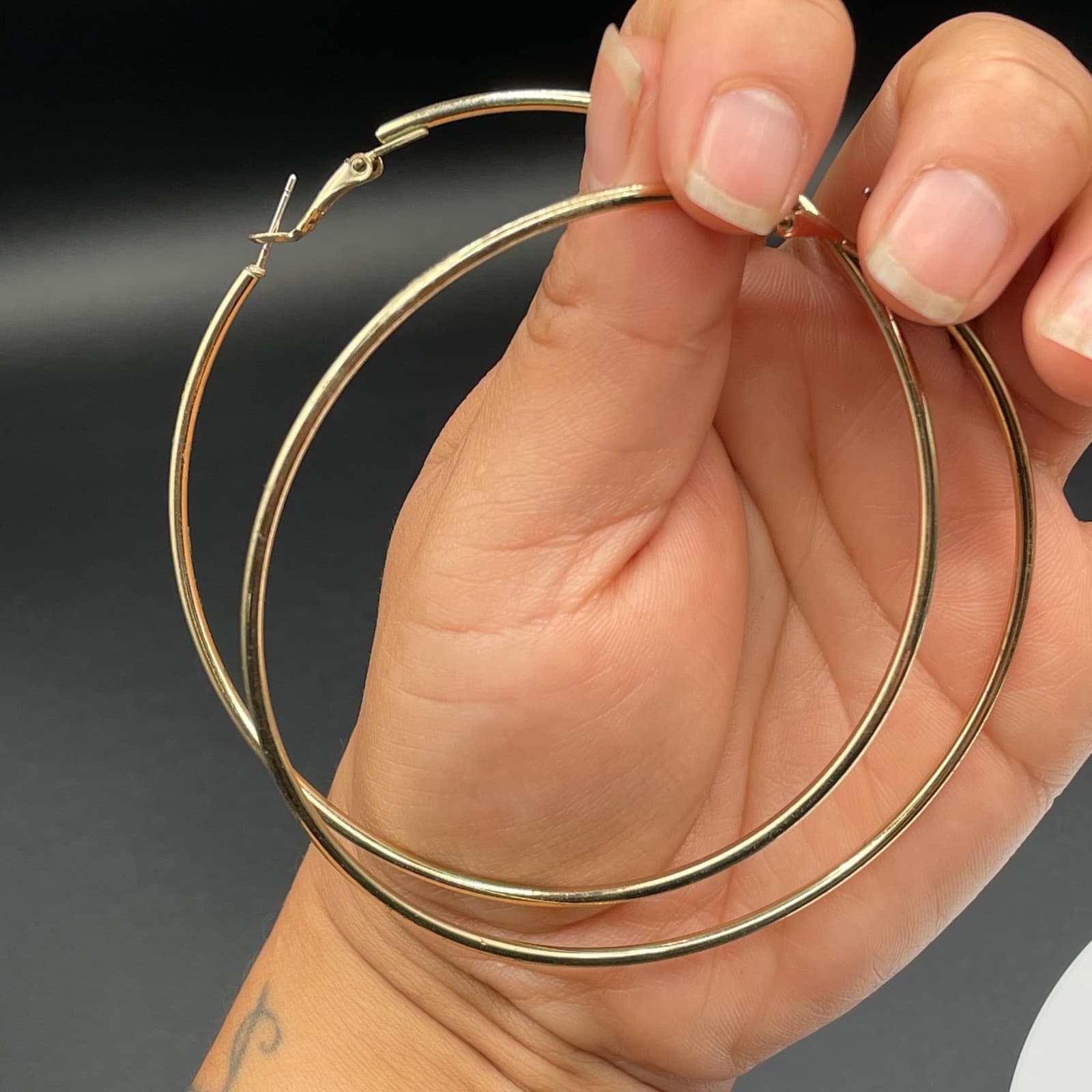 Vintage Large Thin Gold Fashion Jewelry Oversized Classic Modern Hoop Earrings - Thumbnail 2