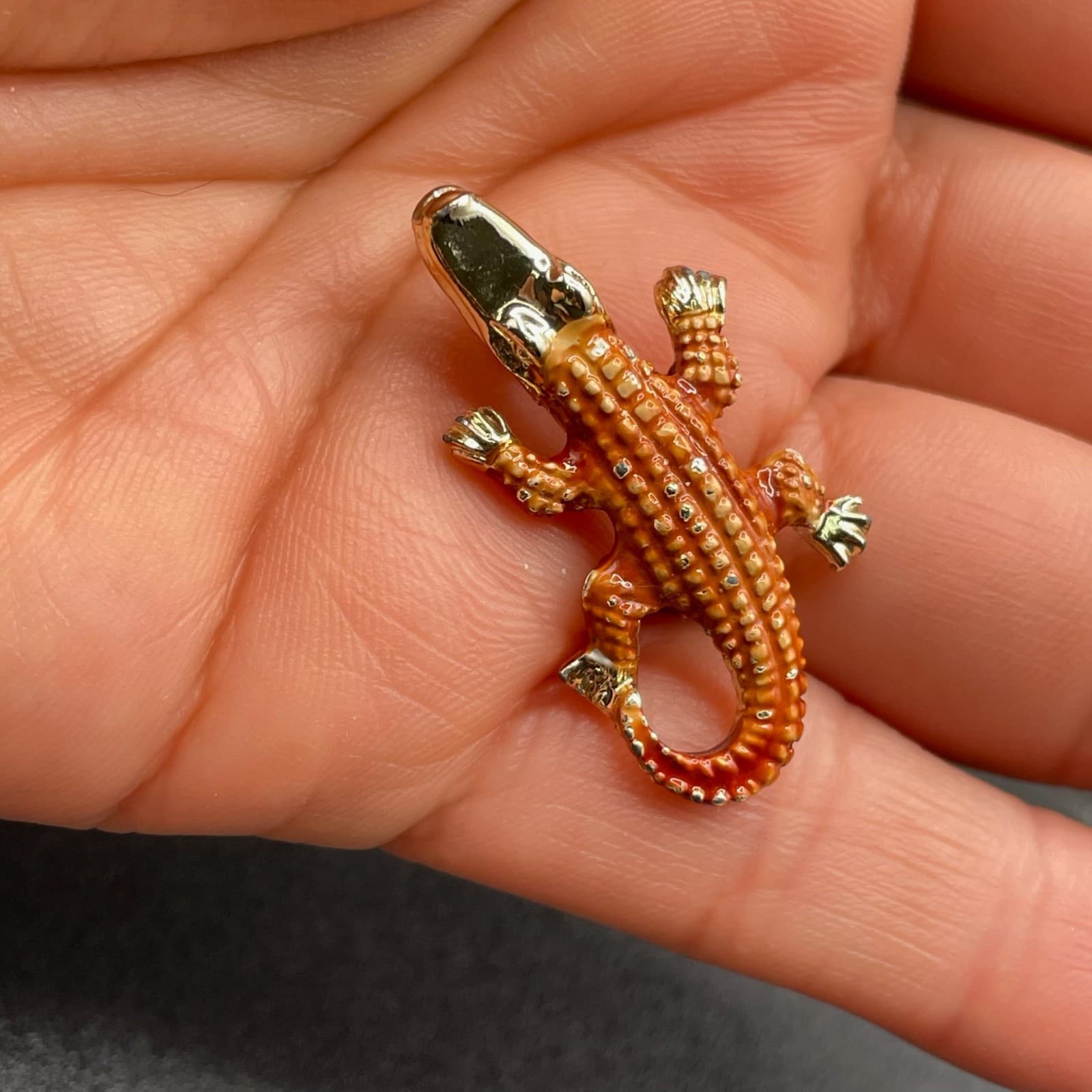 Vintage Orange Painted Alumnium Classic Enamel Crocodile Figure Charm Brooch Pin - Thumbnail 10