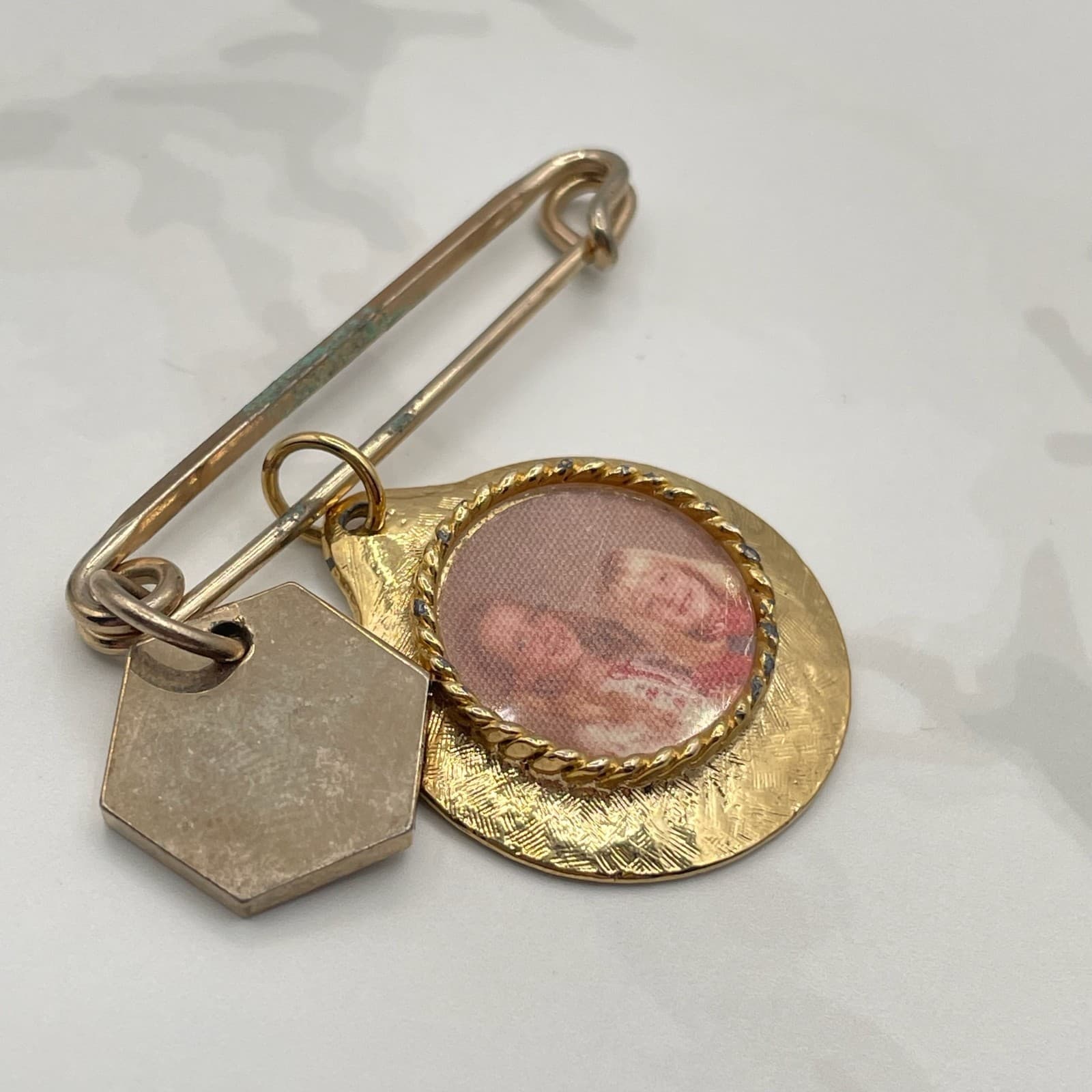 Vintage Gold-Tone Safety Lapel Pin Custom Photo Charm with Picture 60s - Thumbnail 11
