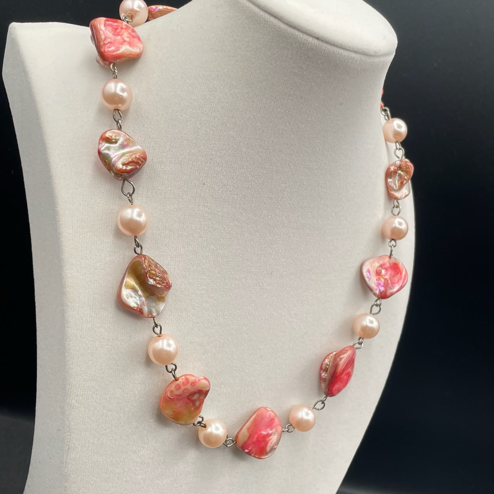 Vintage White Pink Dyed Plastic Mother-of-Pearl Lobster Beaded Necklace - 9" - Thumbnail 5