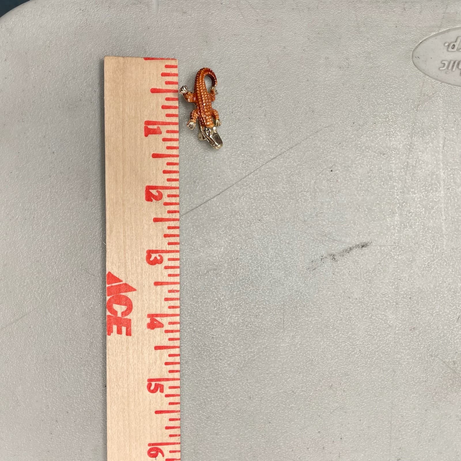 Vintage Orange Painted Alumnium Classic Enamel Crocodile Figure Charm Brooch Pin - Thumbnail 11