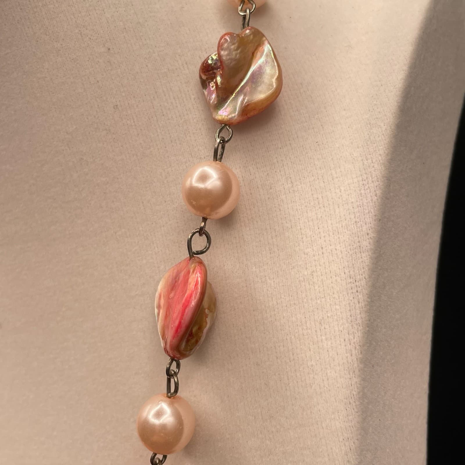 Vintage White Pink Dyed Plastic Mother-of-Pearl Lobster Beaded Necklace - 9" - Thumbnail 7