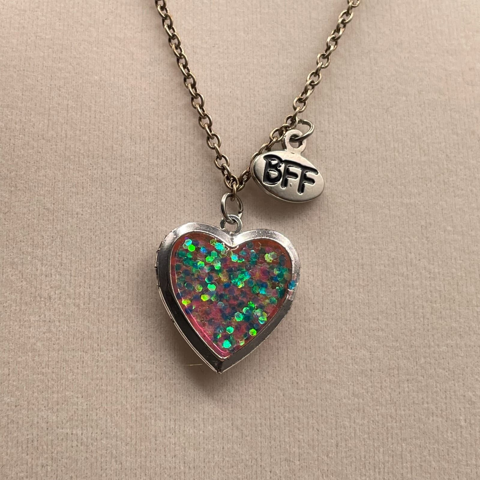 Vintage BFF Gold-Tone Lobster Crayon Glitter Heart Pendant Opening Locket - Thumbnail 10