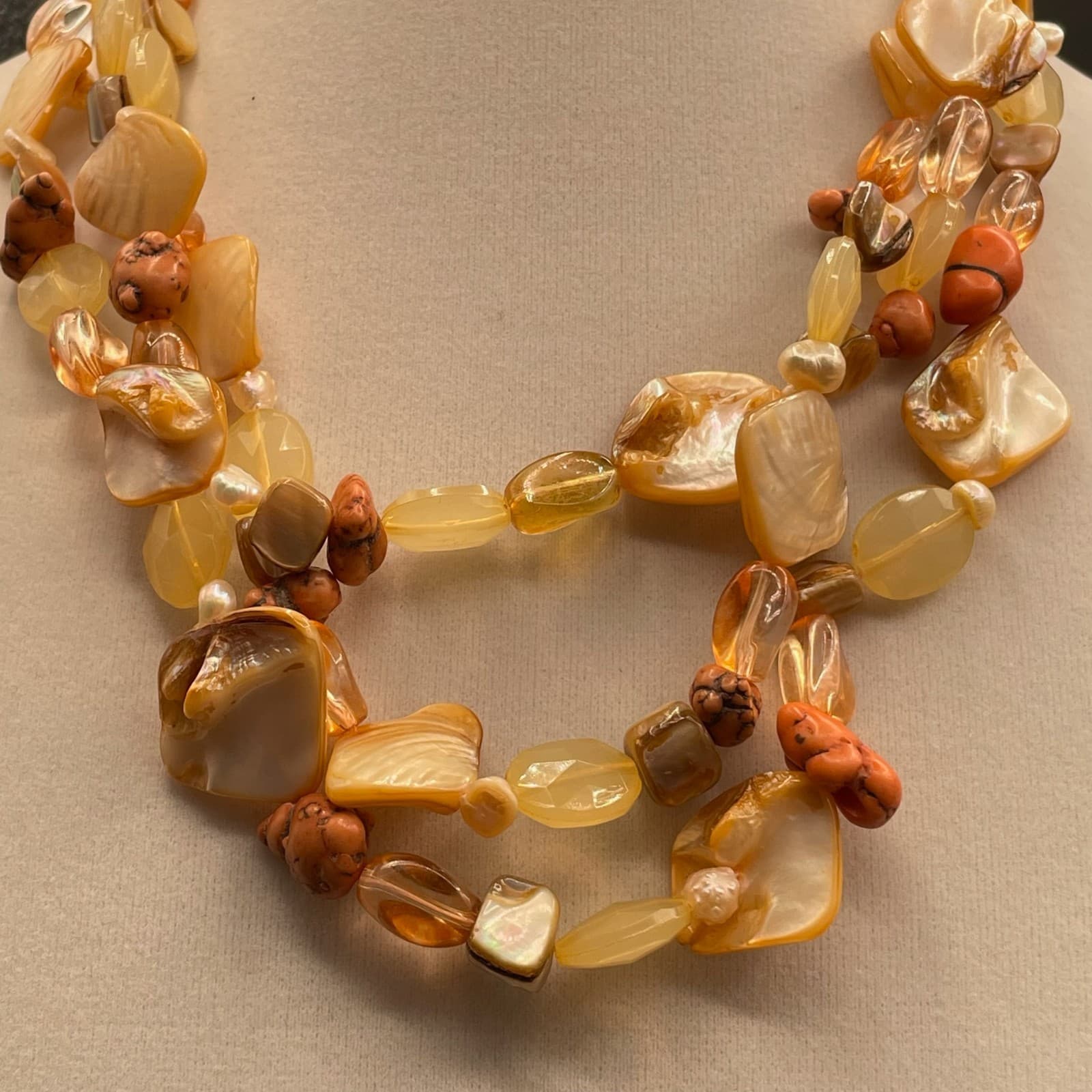 Vintage Dyed Mother-of-Pearl Sea Shell Rock Lobster Beaded Necklace - 19" - Thumbnail 8