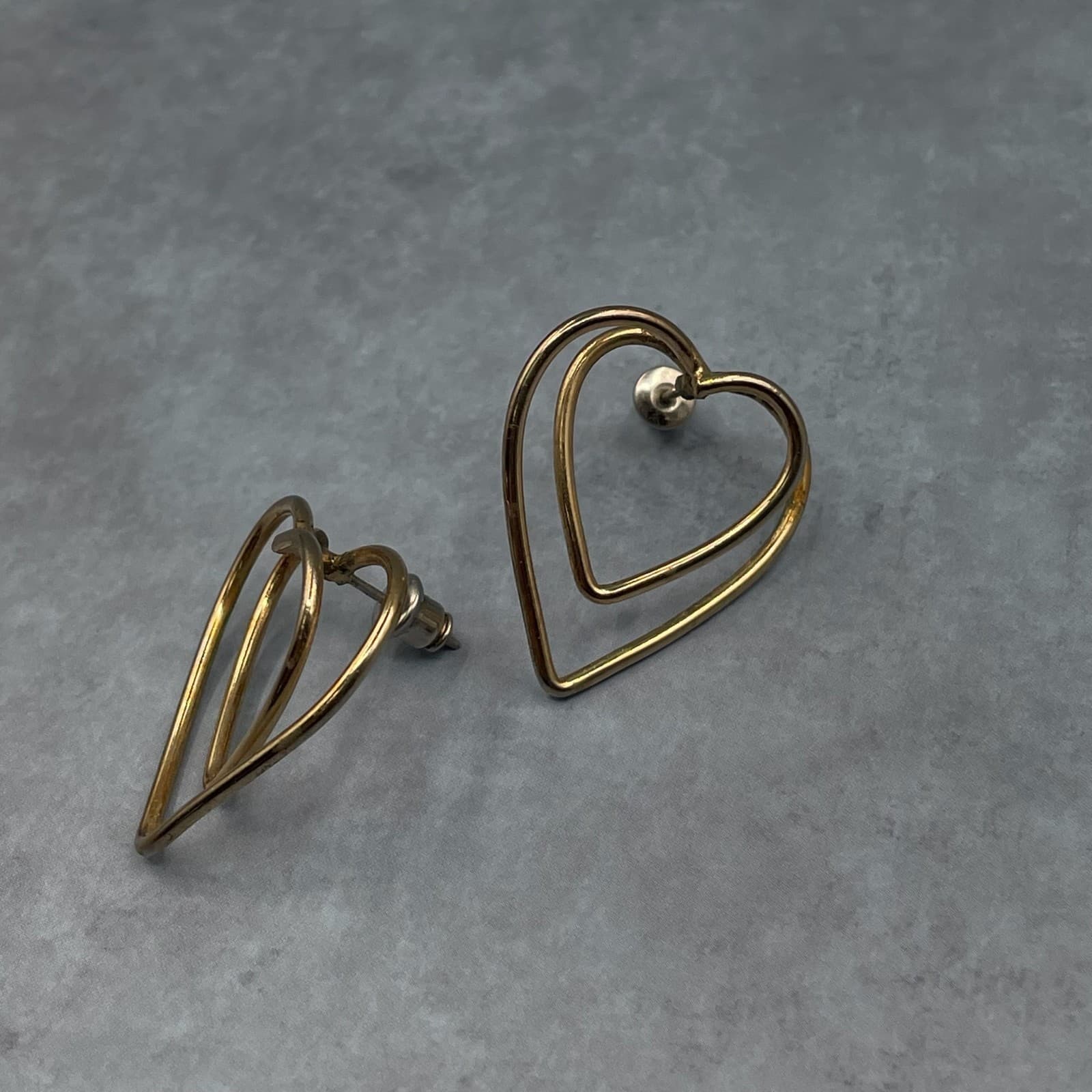 Vintage Modern Gold Tone Post Stud Lightweight Fashion Double Wire Heart - Thumbnail 6