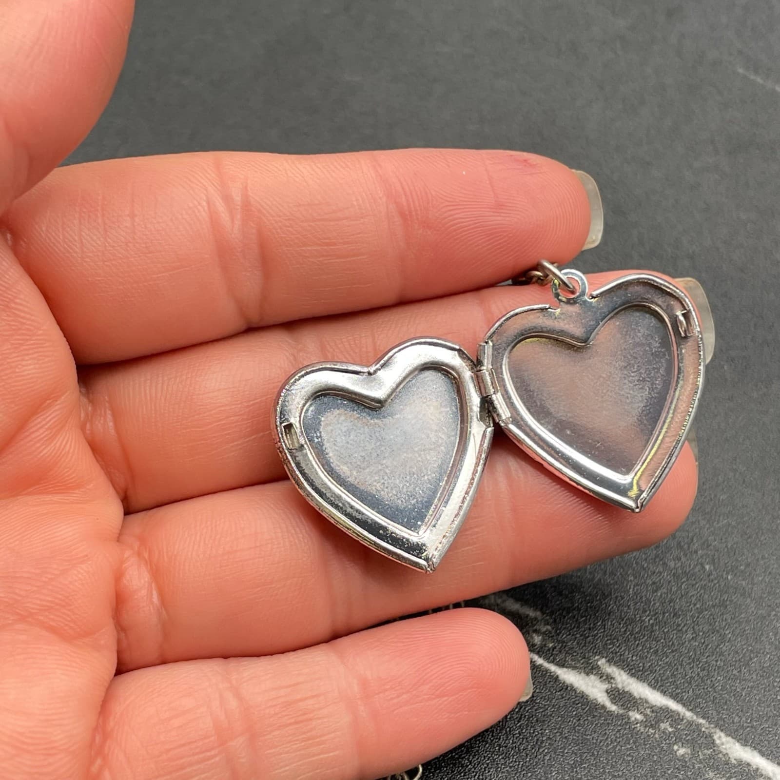 Vintage BFF Gold-Tone Lobster Crayon Glitter Heart Pendant Opening Locket - Thumbnail 4