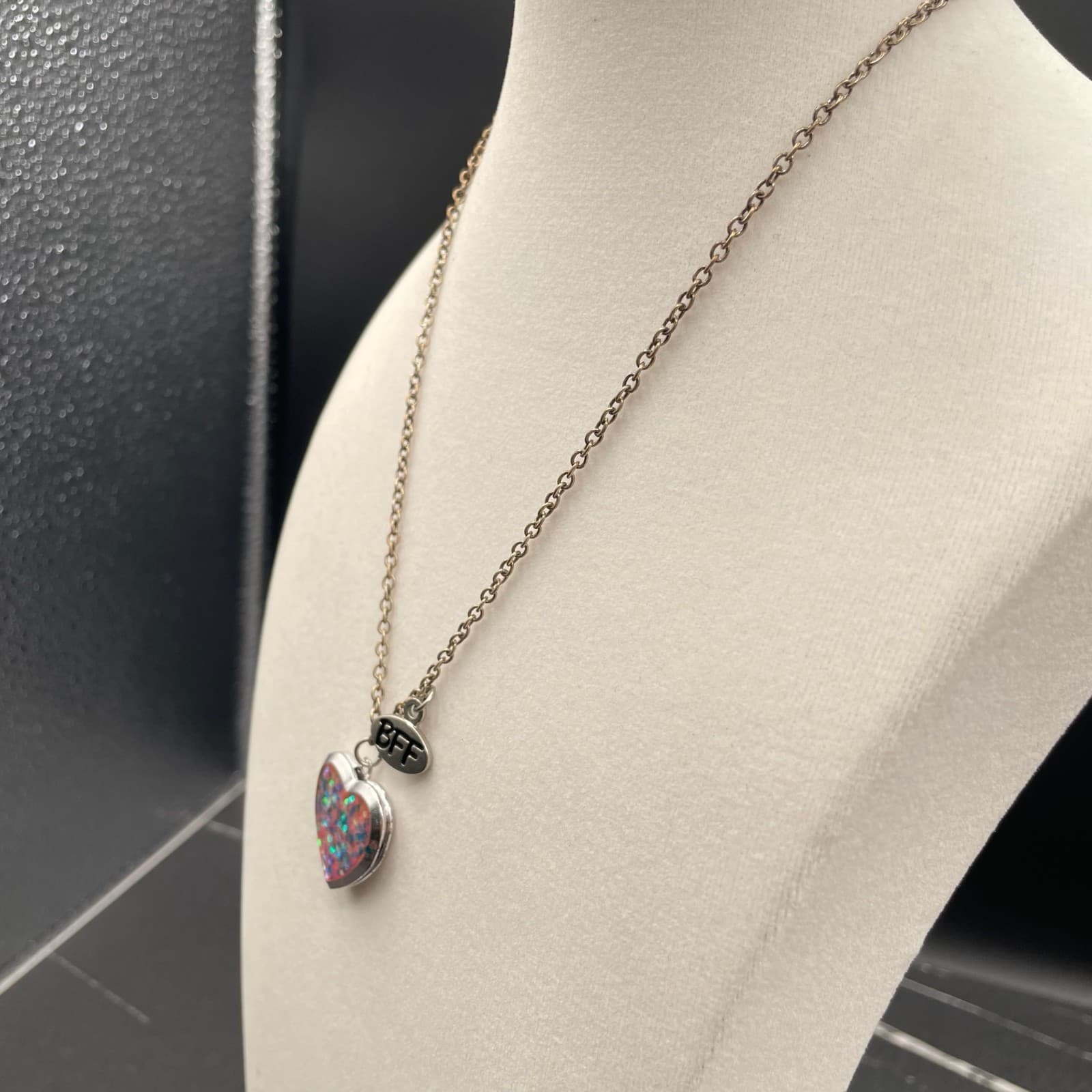 Vintage BFF Gold-Tone Lobster Crayon Glitter Heart Pendant Opening Locket - Thumbnail 11