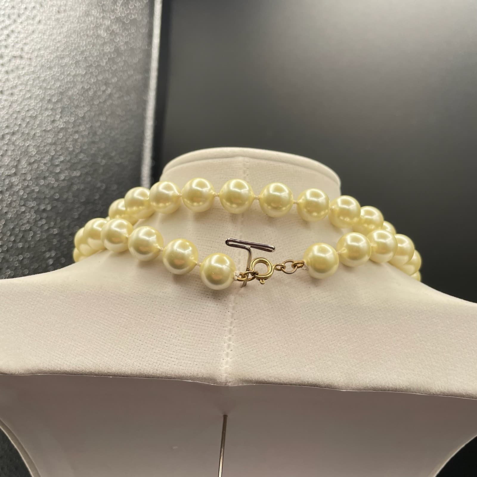 Vintage Gold-Tone Sea Faux Cream Pearl Plastic Lobster Beaded Necklace - 17" - Thumbnail 10