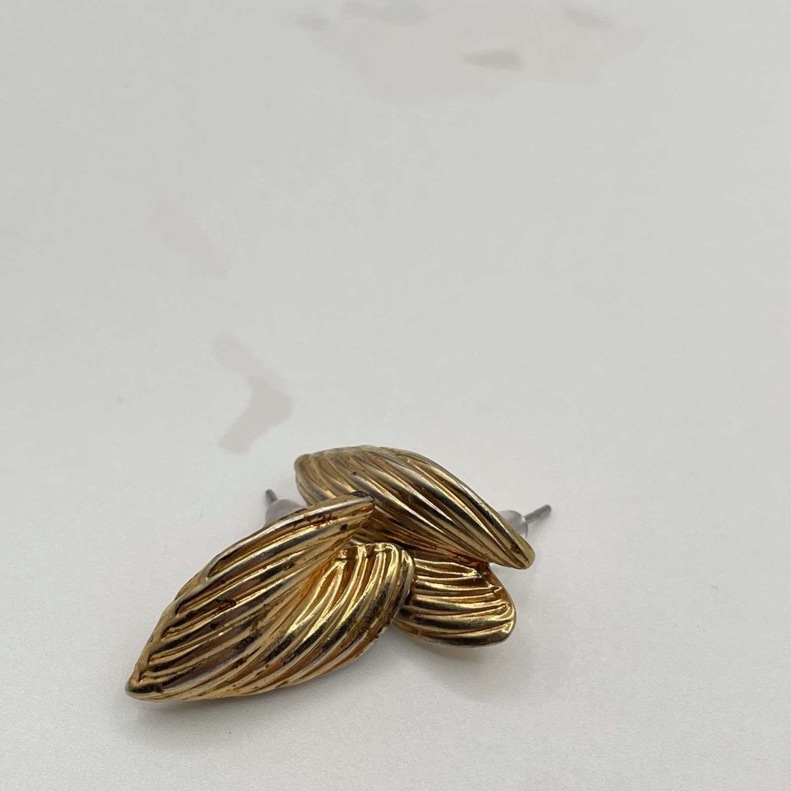 Vintage Gold-Tone Love Heart Puffy Leaf Stud Earrings Fashion Jewelry for Womens - Thumbnail 3