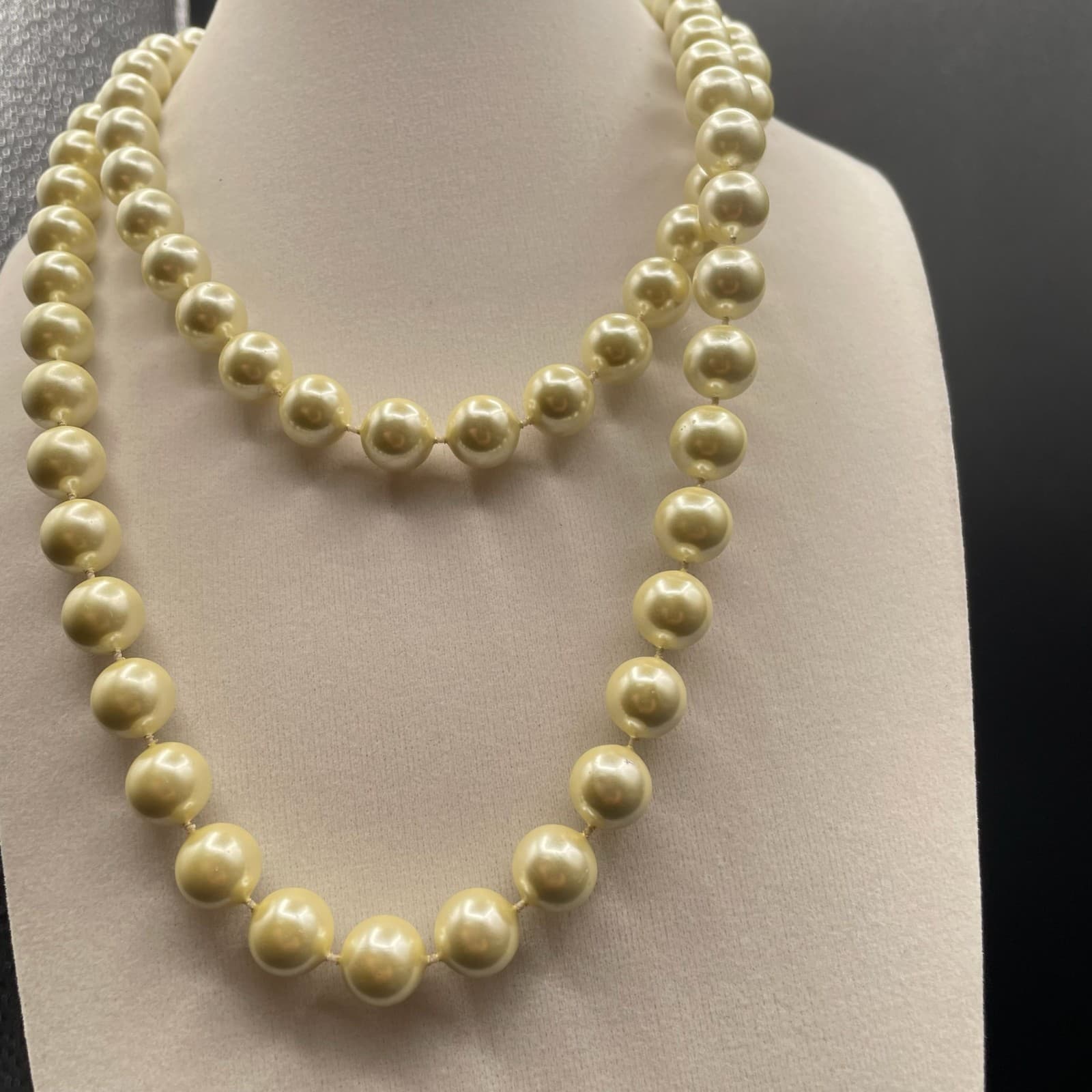 Vintage Gold-Tone Sea Faux Cream Pearl Plastic Lobster Beaded Necklace - 17" - Thumbnail 8