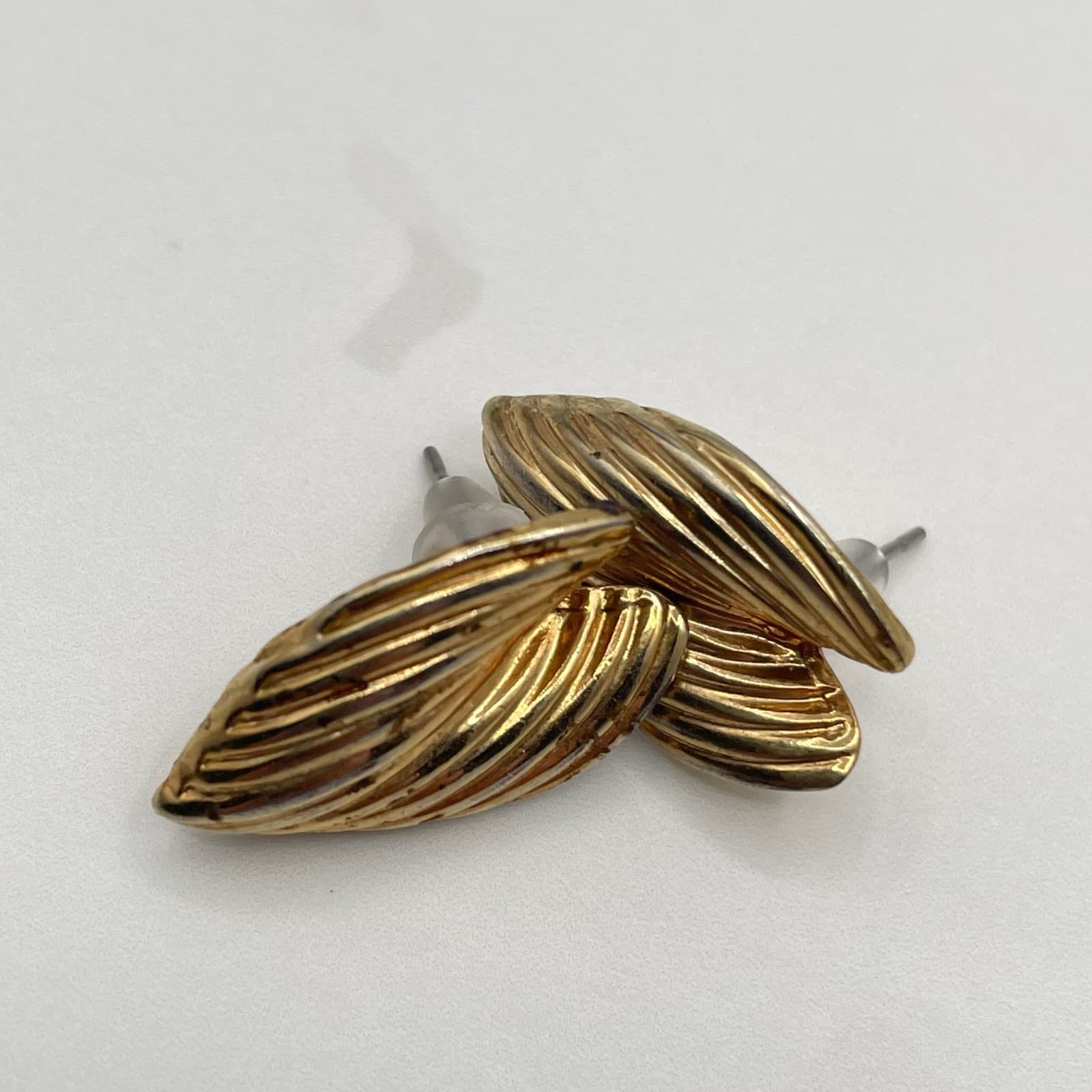 Vintage Gold-Tone Love Heart Puffy Leaf Stud Earrings Fashion Jewelry for Womens - Thumbnail 4