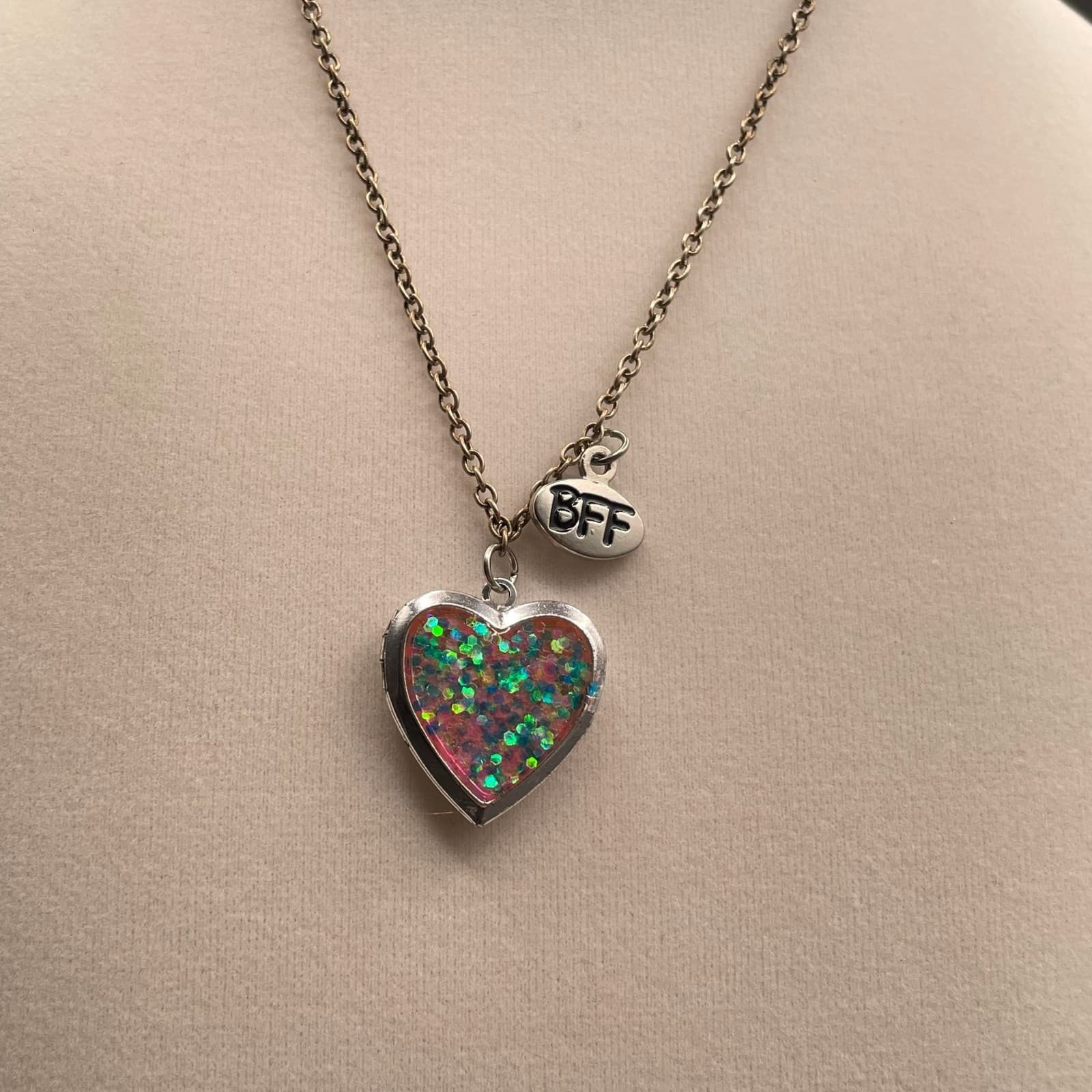 Vintage BFF Gold-Tone Lobster Crayon Glitter Heart Pendant Opening Locket - Thumbnail 9