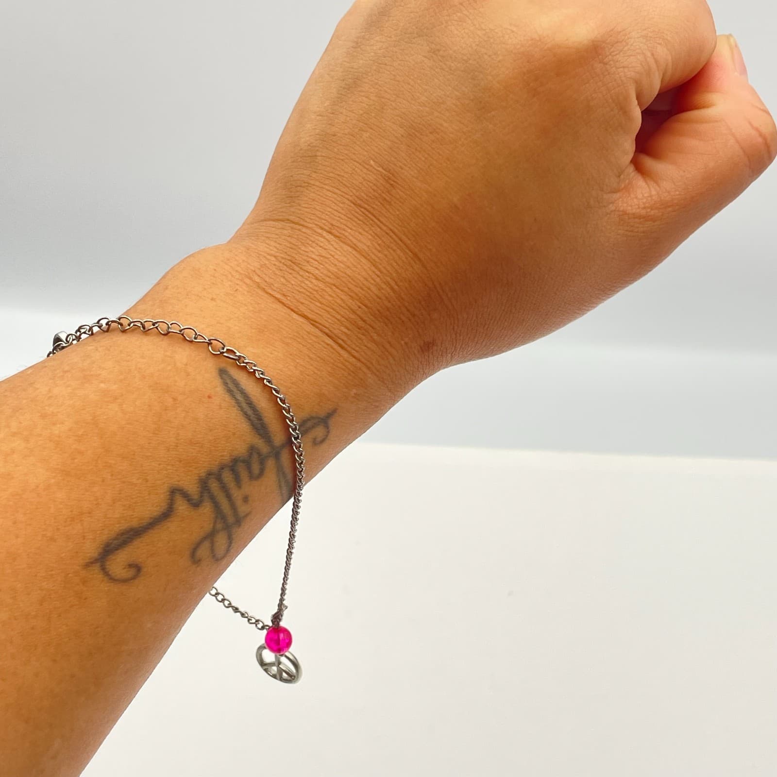 Vintage 80s Silver Peace Sign Charm Bracelet Pink Bead Dainty Hipie Boho Jewelry - Thumbnail 7