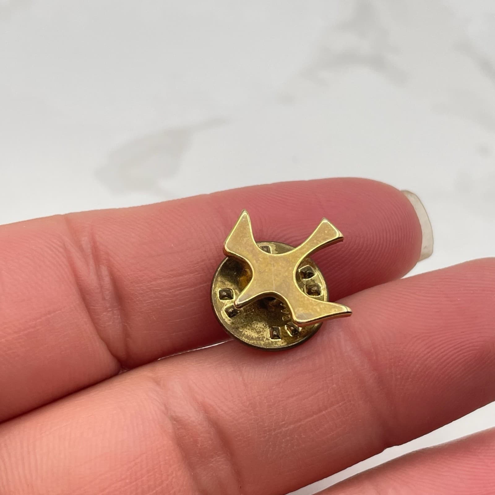 Vintage Gold Tone Abstract Bird Dove Lapel Pin Brooch Minimalist Estate Jewelry - Thumbnail 2