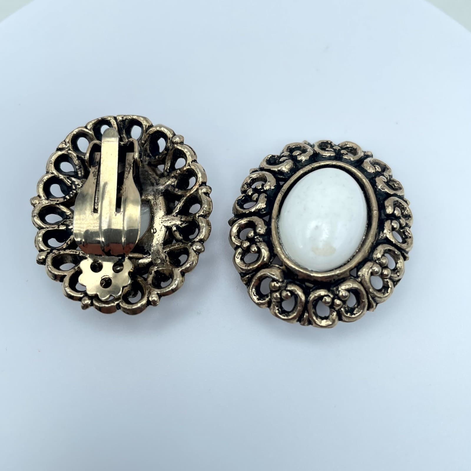 Vintage Gold-Tone Victorian Filigree Border Center Bead Clip-On Button Earrings - Thumbnail 4