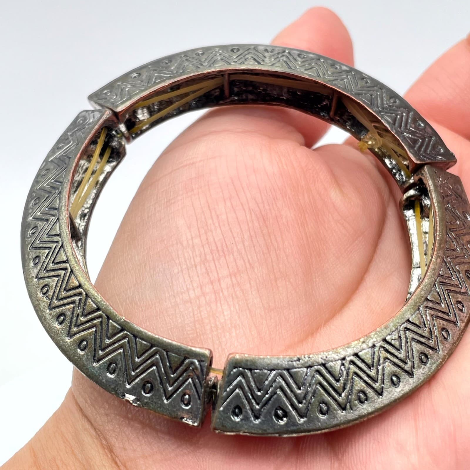 Antique Bronze-Tone Tribal Bohemian Chevron Engraved Segmented Stretch Bangle - Thumbnail 7
