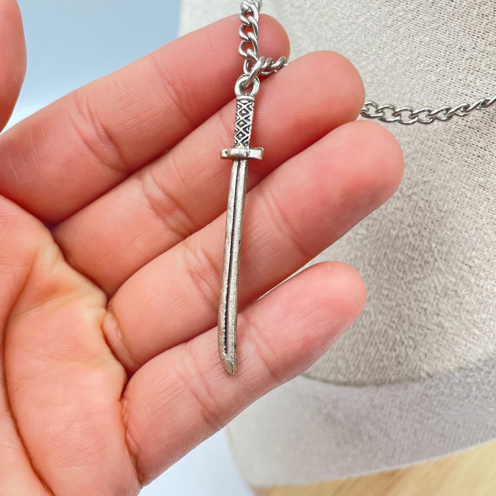 Vintage 80s Gothic Sword Dagger Pendant Necklace Punk Silver Gold Tone Jewelry - Thumbnail 5