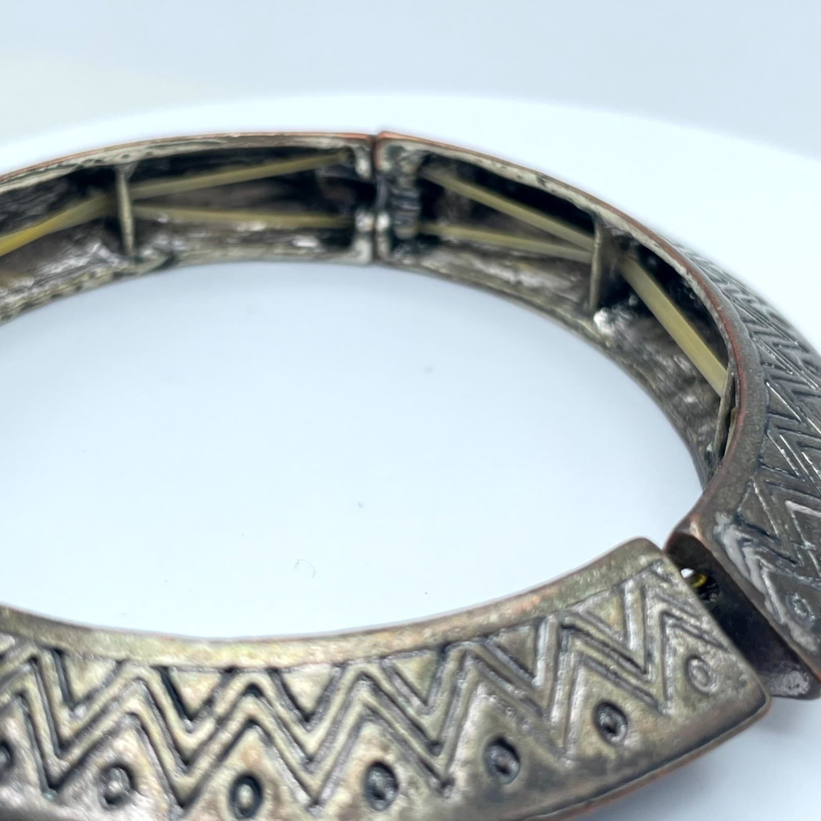 Antique Bronze-Tone Tribal Bohemian Chevron Engraved Segmented Stretch Bangle - Thumbnail 4