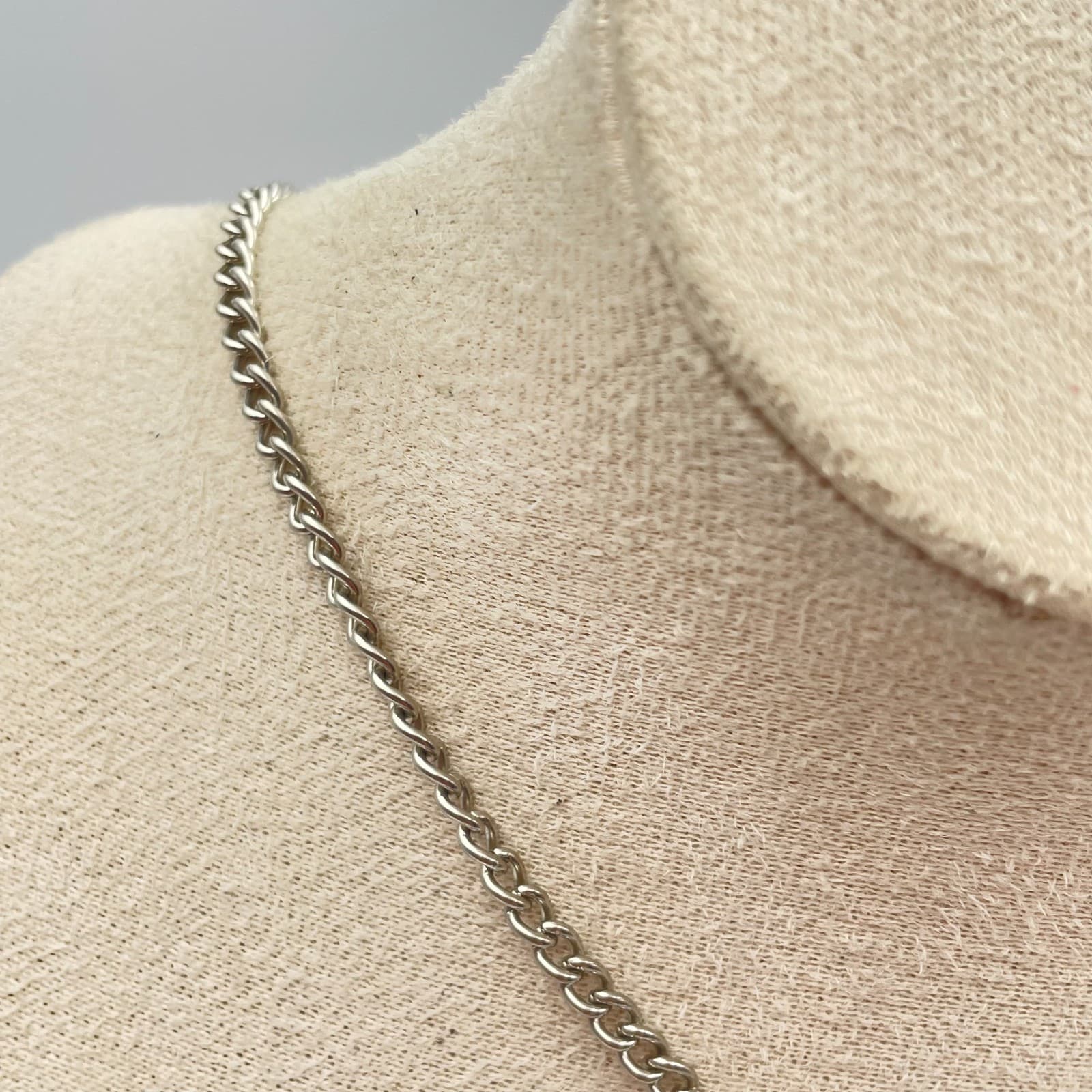 Vintage 80s Gothic Sword Dagger Pendant Necklace Punk Silver Gold Tone Jewelry - Thumbnail 3