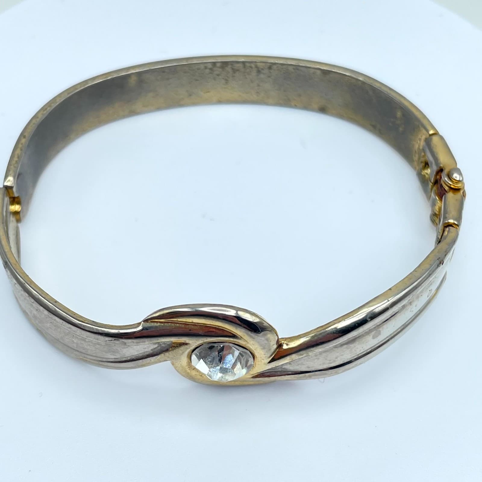 Vintage 1980 Gold-Tone Classic Fashion Faceted Rhinestone Hinged Bangle Bracelet - Thumbnail 2