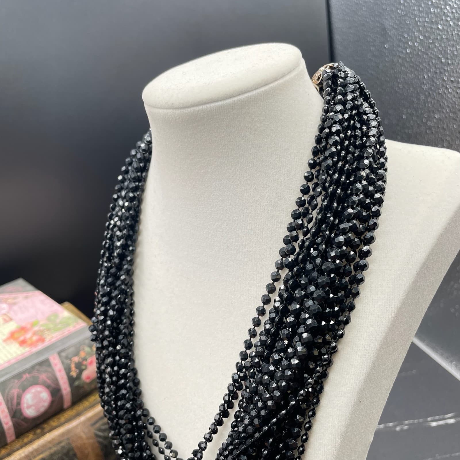 Vintage Black Fashion Faceted Spinel Multi-Layered Beaded Flower Clasp Necklace - Thumbnail 7