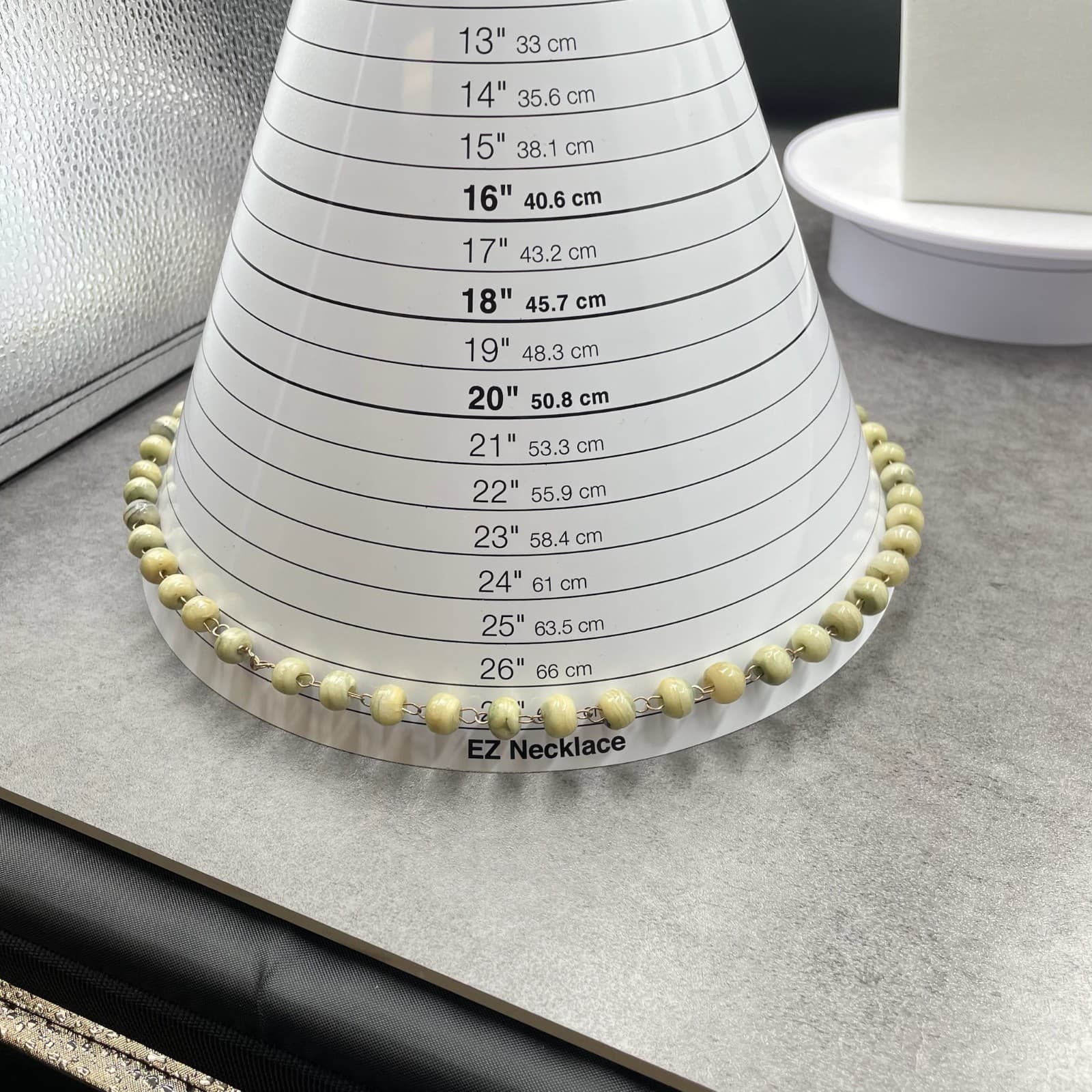 Vintage Silver-Tone Pale Green Marble Beaded Classic Rosary-Style Necklace - Thumbnail 2