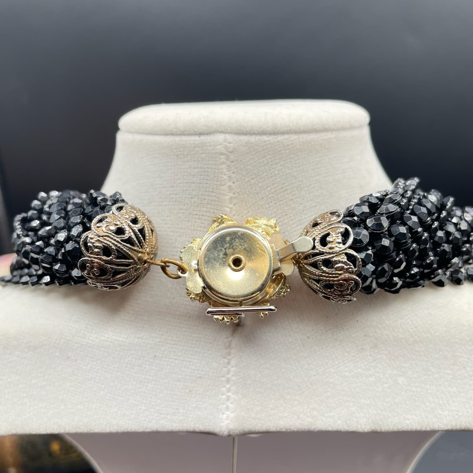 Vintage Black Fashion Faceted Spinel Multi-Layered Beaded Flower Clasp Necklace - Thumbnail 9