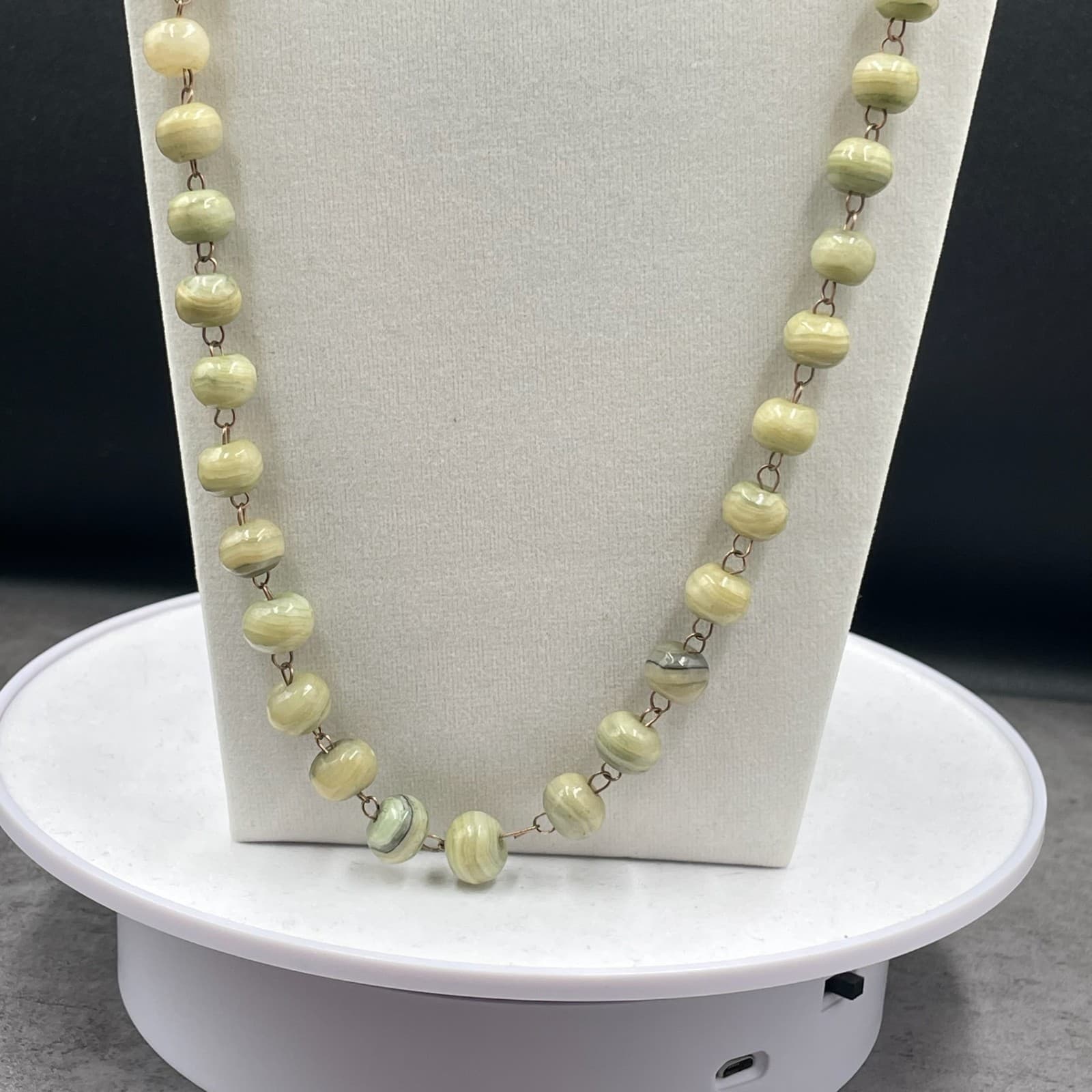 Vintage Silver-Tone Pale Green Marble Beaded Classic Rosary-Style Necklace - Thumbnail 7