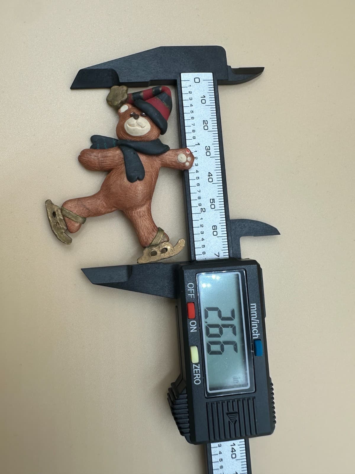 Vintage Ice Skating Teddy Bear Brooch – Holiday Christmas Pin - Thumbnail 3