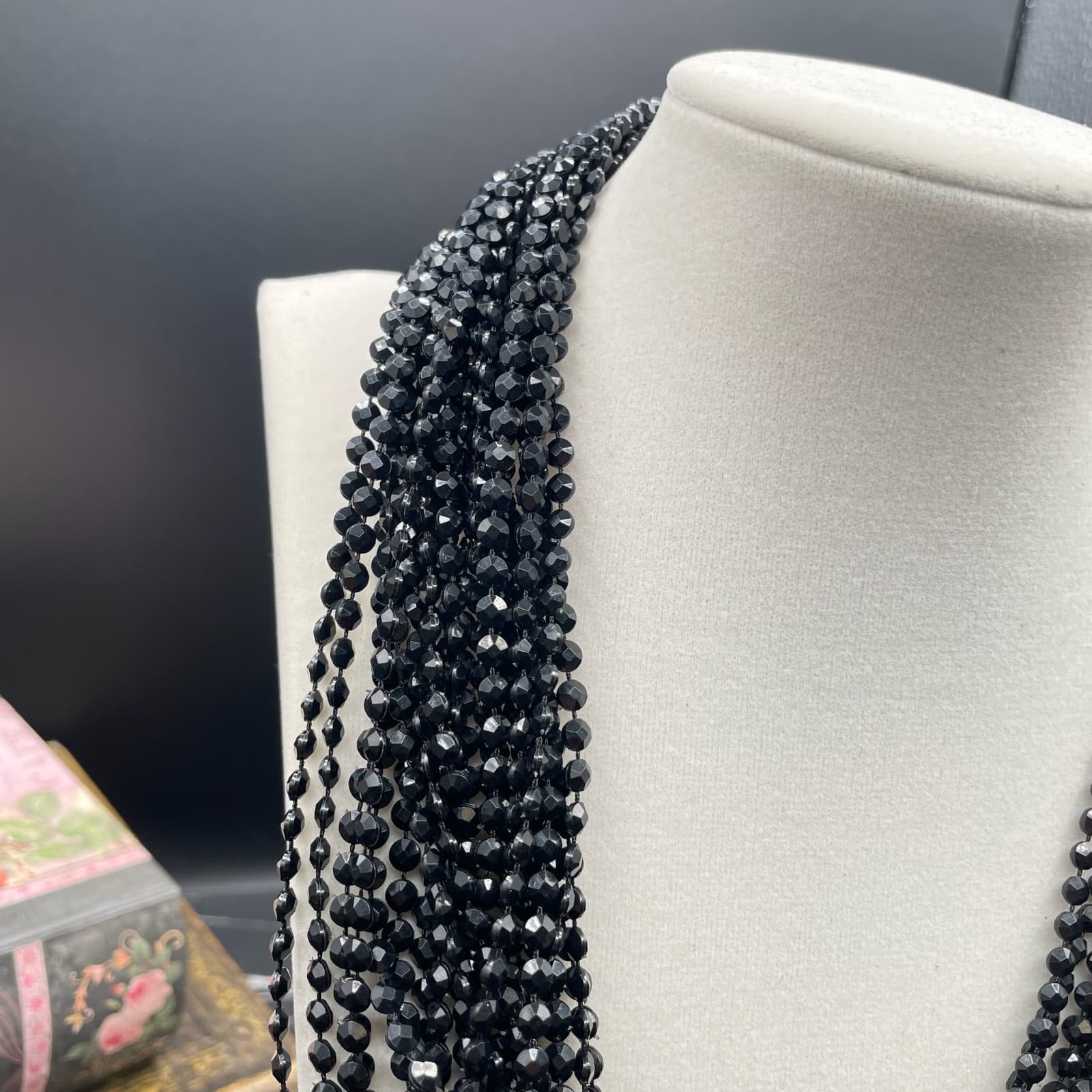 Vintage Black Fashion Faceted Spinel Multi-Layered Beaded Flower Clasp Necklace - Thumbnail 4