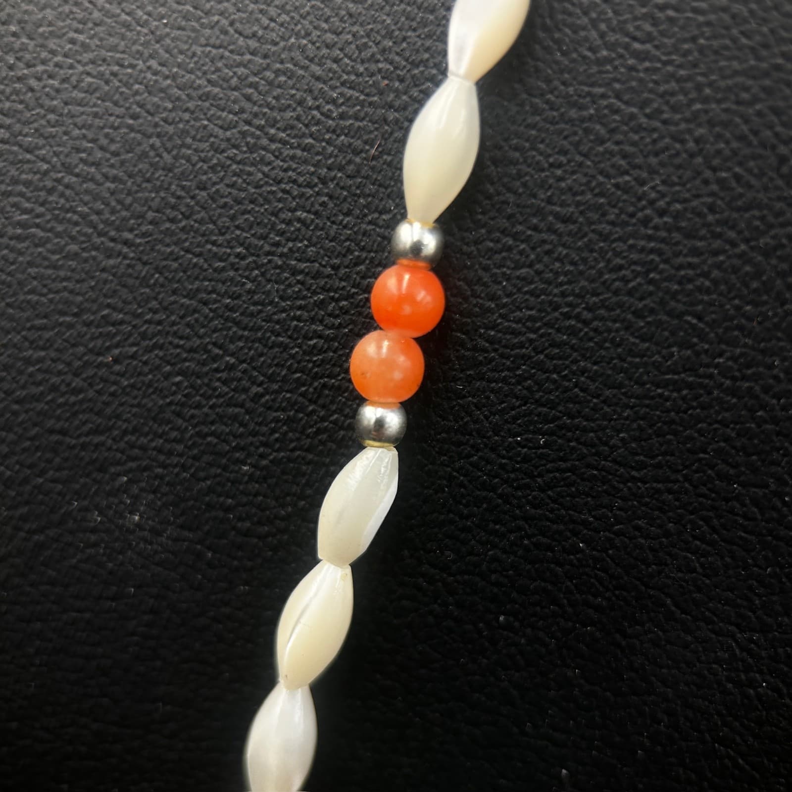 Vintage White & Orange Beaded Necklace Small Oval Beads Retro Jewelry 22" - Thumbnail 4