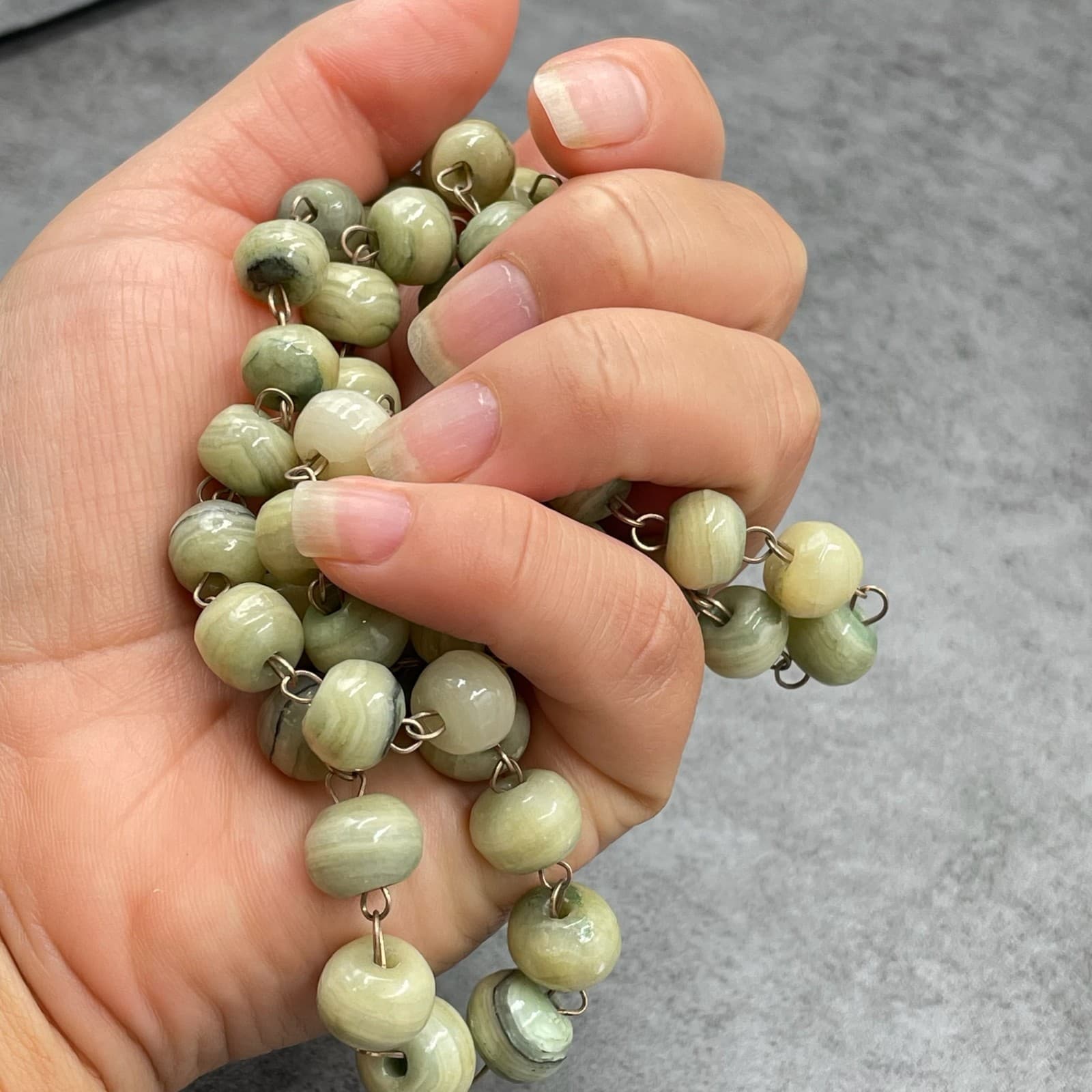 Vintage Silver-Tone Pale Green Marble Beaded Classic Rosary-Style Necklace - Thumbnail 3