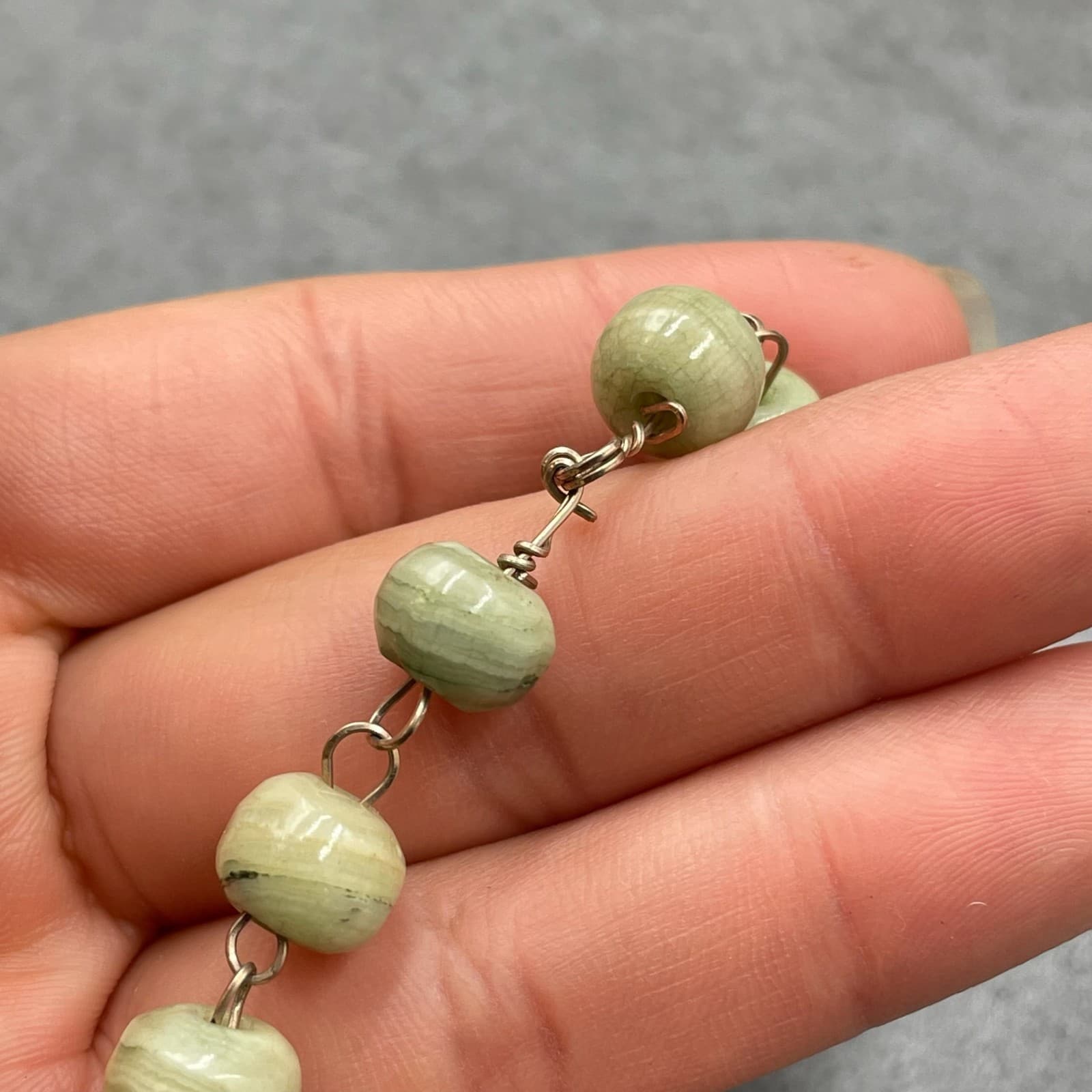 Vintage Silver-Tone Pale Green Marble Beaded Classic Rosary-Style Necklace - Thumbnail 4