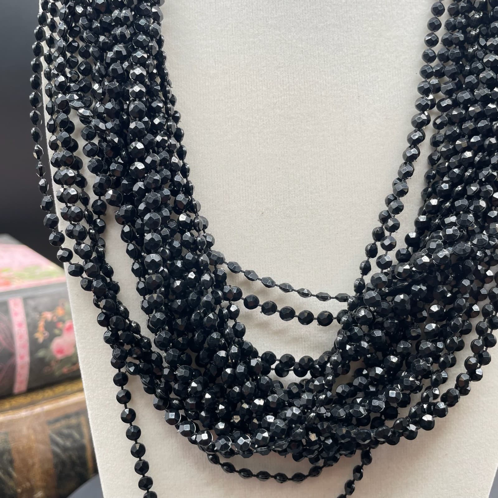 Vintage Black Fashion Faceted Spinel Multi-Layered Beaded Flower Clasp Necklace - Thumbnail 5