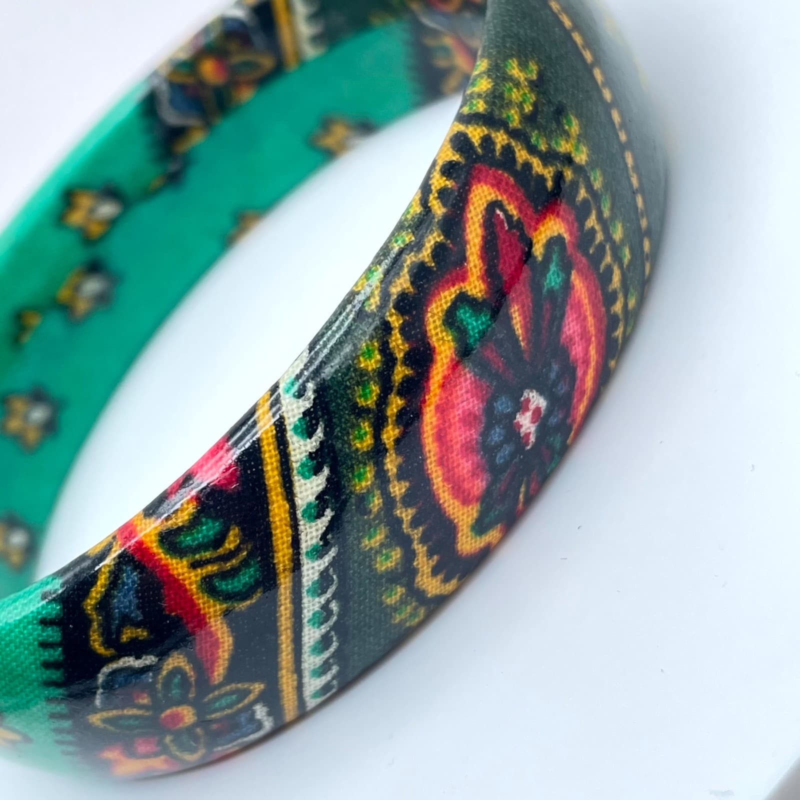 Vintage Valdrome Green Gold Indienne Floral Painted Enamel Bangle Bracelet - Thumbnail 4
