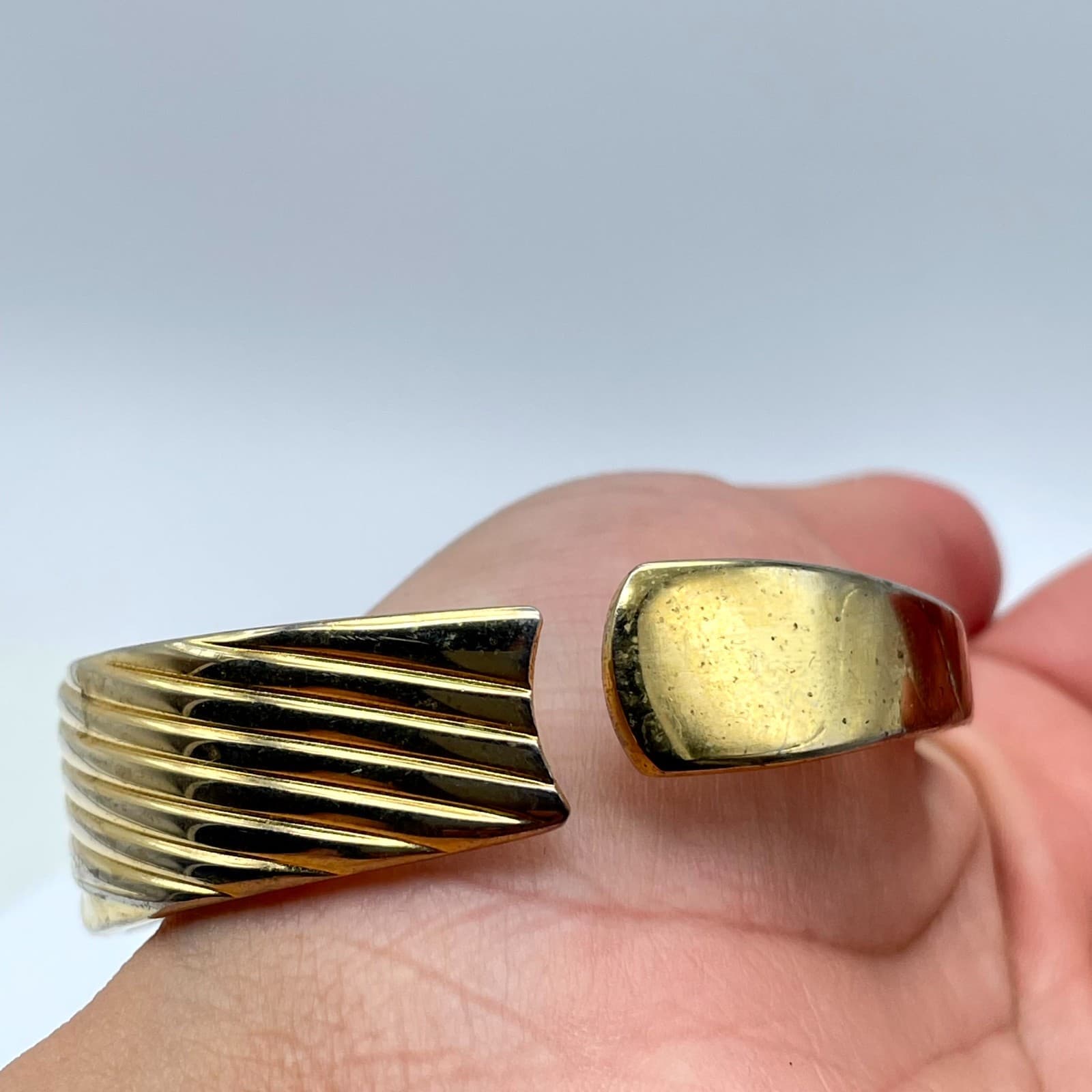 Vintage Gold-Tone Classic Rhinestone Engraved Cuff Hinged Clamper Bracelet - Thumbnail 11