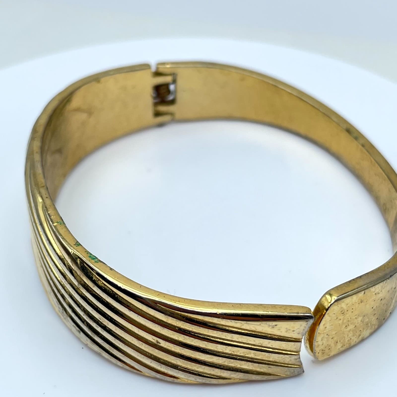 Vintage Gold-Tone Classic Rhinestone Engraved Cuff Hinged Clamper Bracelet - Thumbnail 5