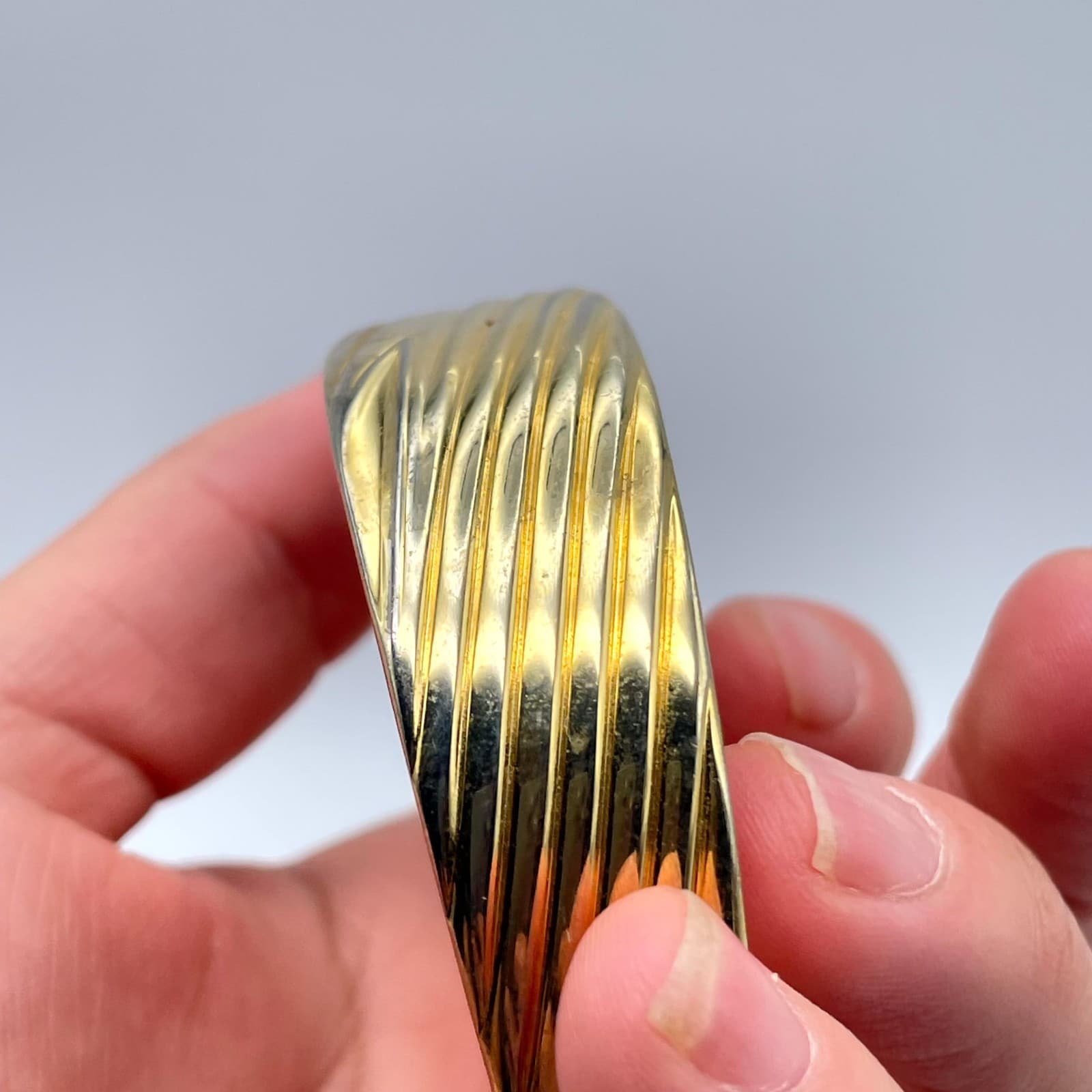 Vintage Gold-Tone Classic Rhinestone Engraved Cuff Hinged Clamper Bracelet - Thumbnail 13