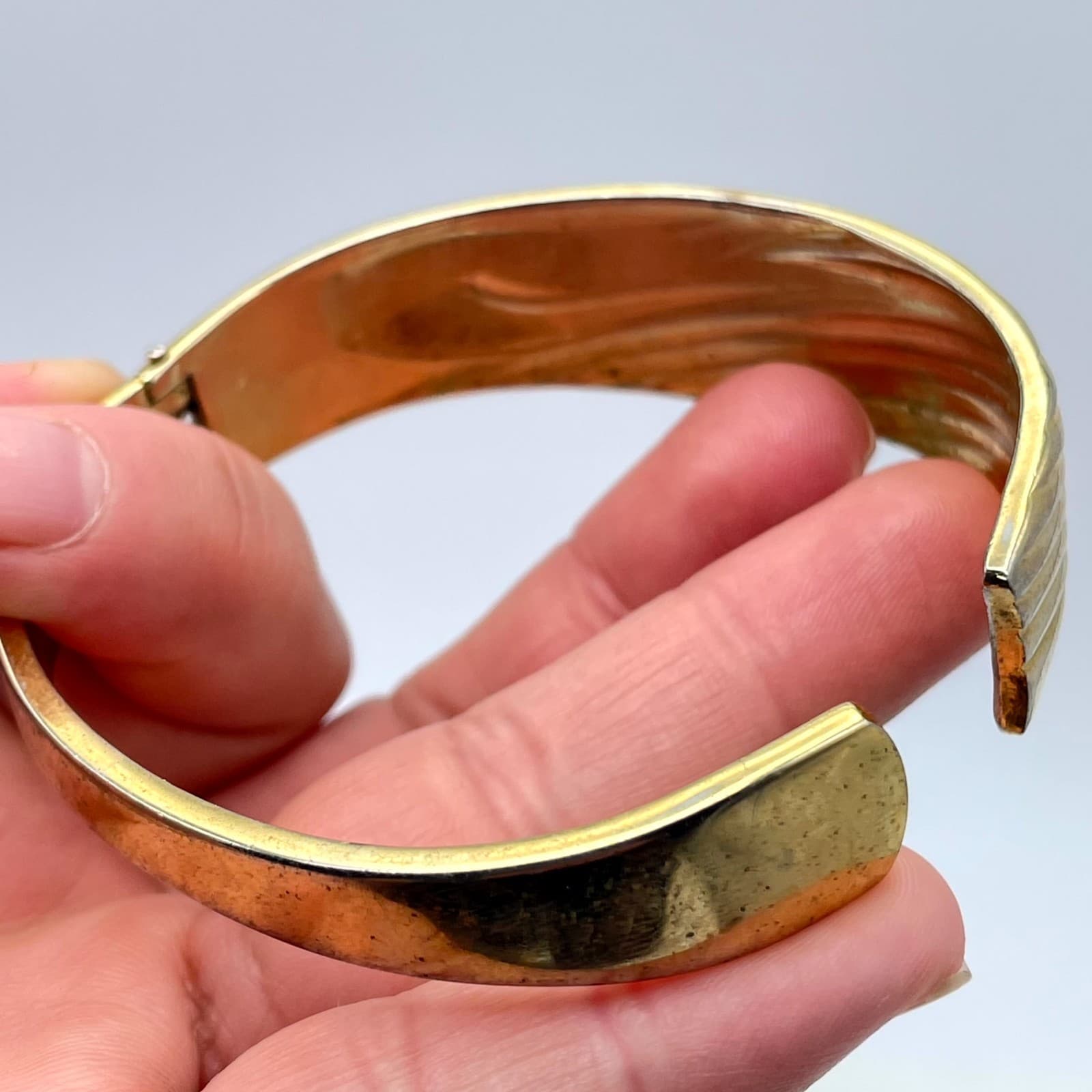 Vintage Gold-Tone Classic Rhinestone Engraved Cuff Hinged Clamper Bracelet - Thumbnail 12