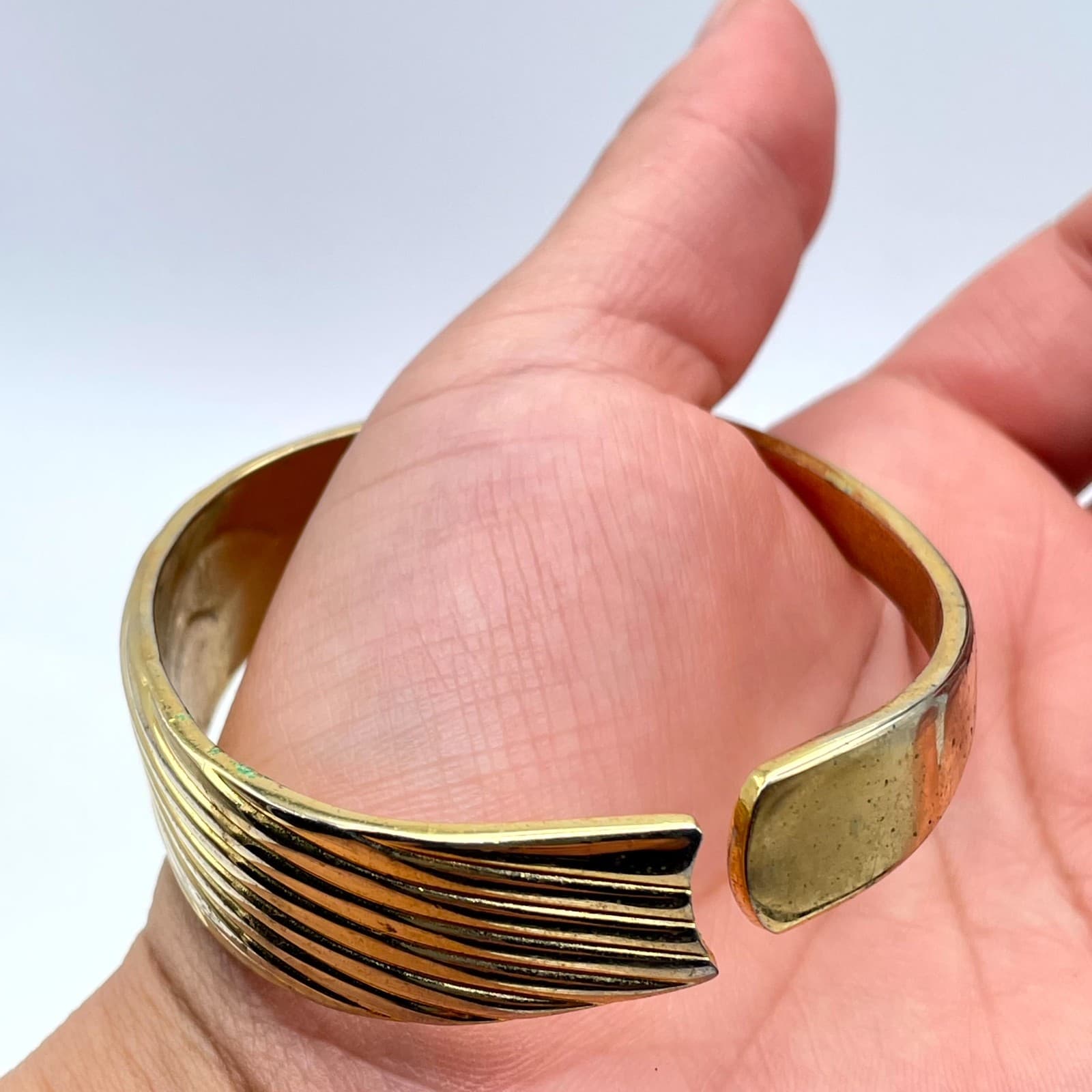 Vintage Gold-Tone Classic Rhinestone Engraved Cuff Hinged Clamper Bracelet - Thumbnail 10