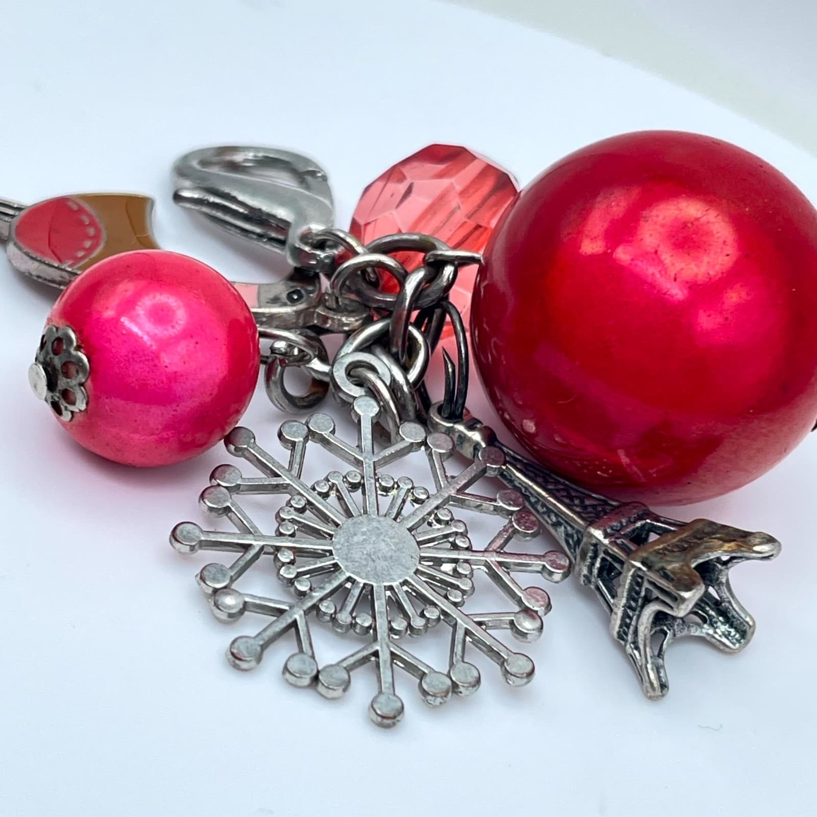 Y2K Silver-Tone Faceted Glass Mother Of Pearl Eiffel Tower Lobster Keychain - Thumbnail 7