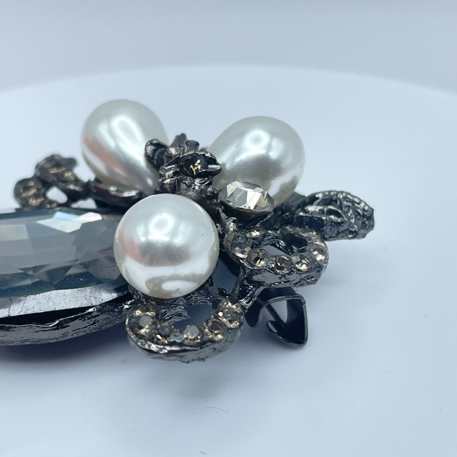 Vintage 90s Silver Tone Faux Pearl Gray Glass Statement Brooch Pin Fashion - Thumbnail 4