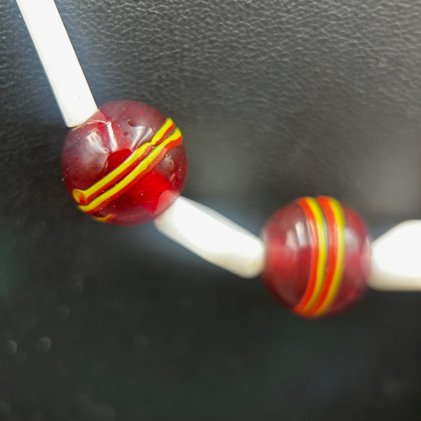 Vintage 21" Red & White Beaded Necklace Geometric Acrylic Beads Retro Jewelry - Thumbnail 7