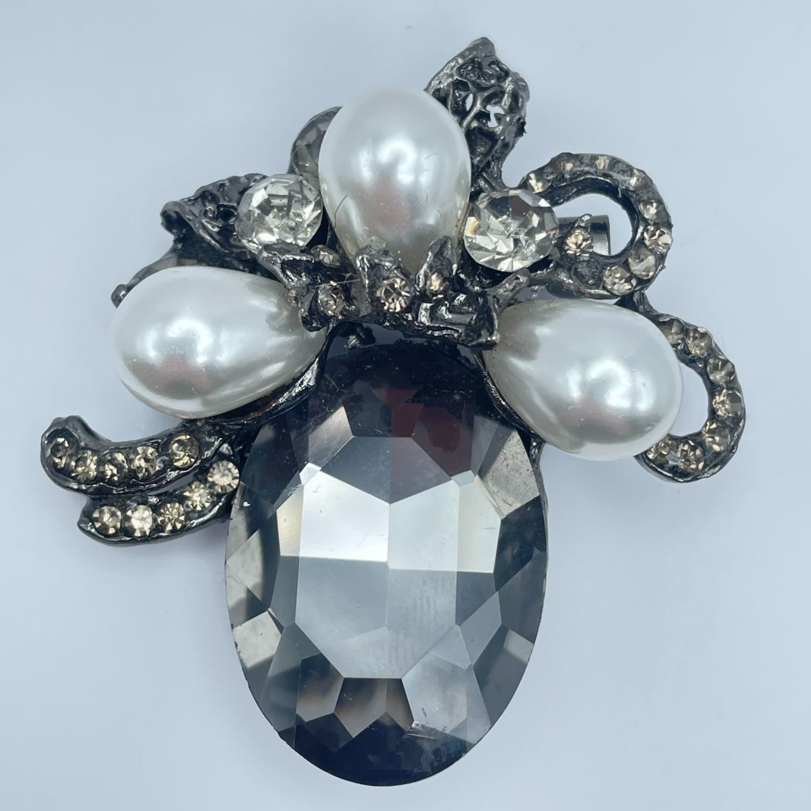 Vintage 90s Silver Tone Faux Pearl Gray Glass Statement Brooch Pin Fashion - Image 1