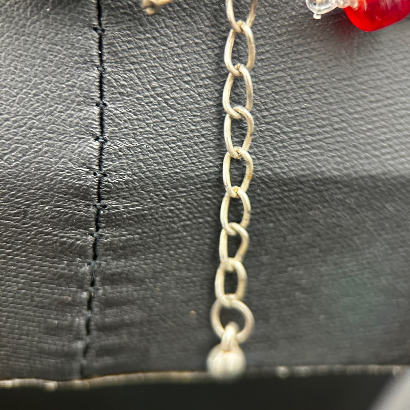 Vintage 21" Red & White Beaded Necklace Geometric Acrylic Beads Retro Jewelry - Thumbnail 4