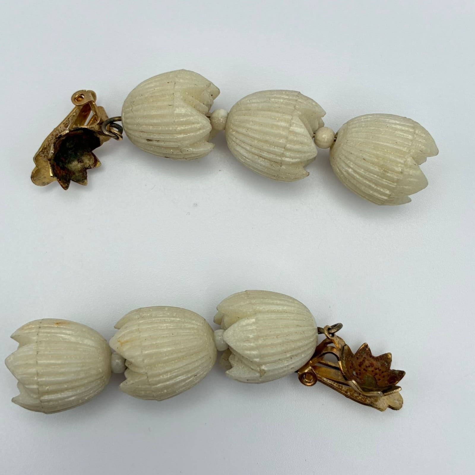 Vintage 50s 60s Hong Kong White Celluloid Tulip Dangle Earrings Women's Jewelry - Thumbnail 5